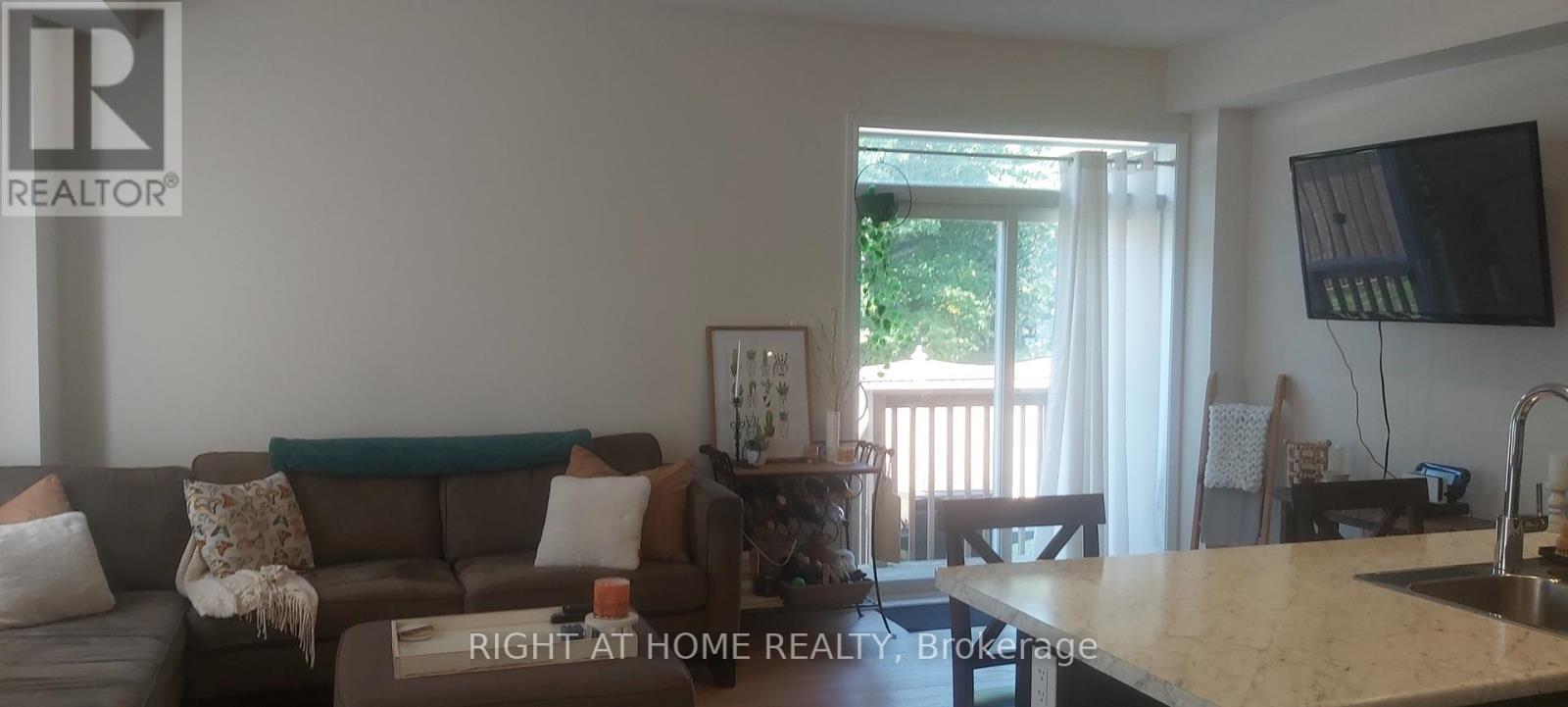 8895 Chickory Trail, Niagara Falls, Ontario  L2H 3S3 - Photo 5 - X12404058