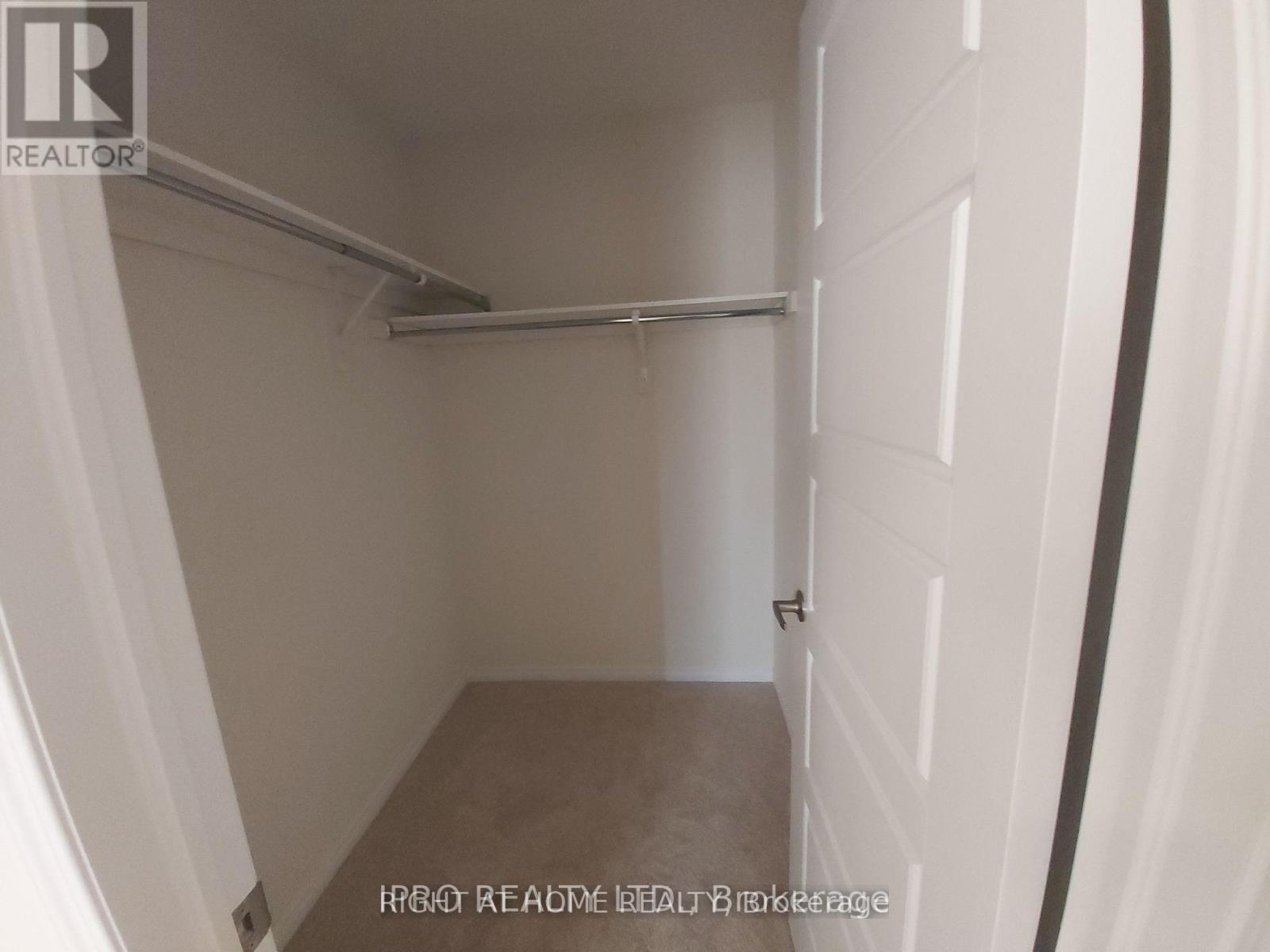 8895 Chickory Trail, Niagara Falls, Ontario  L2H 3S3 - Photo 9 - X12404058