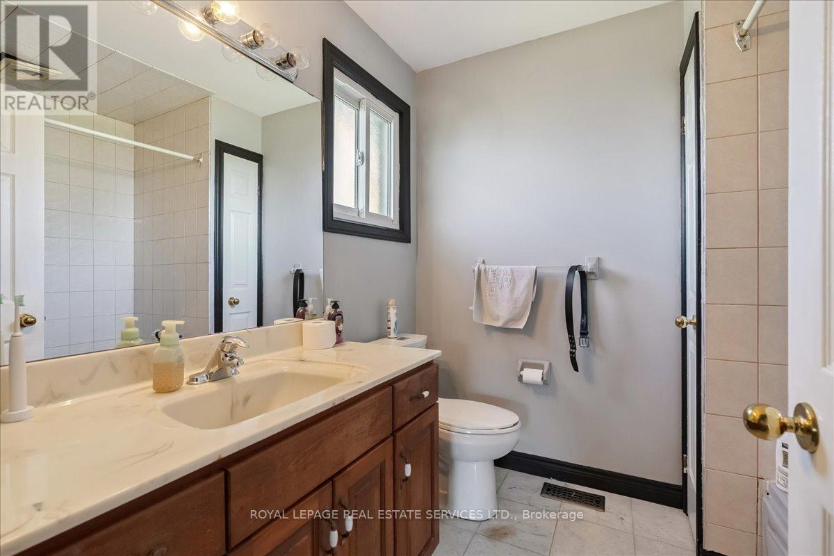 6 Grandview Avenue, Hamilton, Ontario  L8E 5A5 - Photo 10 - X12404084