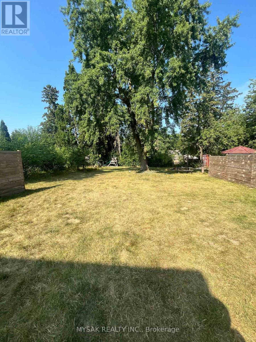 419 Lancaster Street W, Kitchener, Ontario  N2H 4V8 - Photo 18 - X12404090