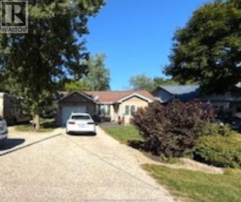 641 Point Pelee Drive, Leamington, Ontario  N8H 3V4 - Photo 2 - 25022078