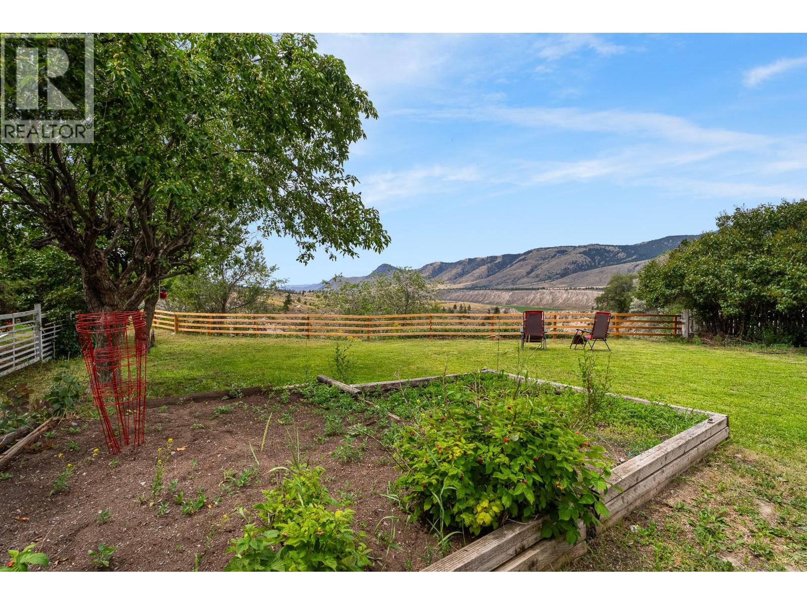 779 Klahanie Drive, Kamloops, British Columbia  V2C 5R1 - Photo 2 - 10355367