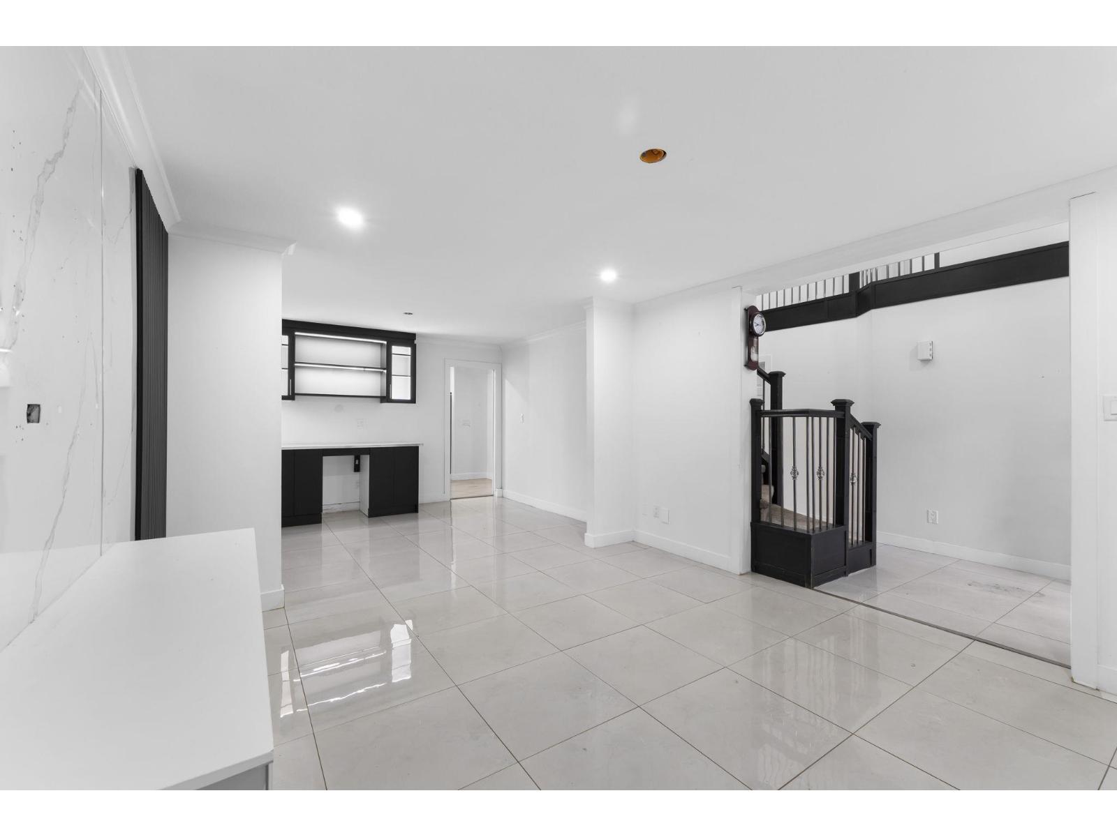 6138 134a Street, Surrey, British Columbia  V3X 1L9 - Photo 5 - R3039195