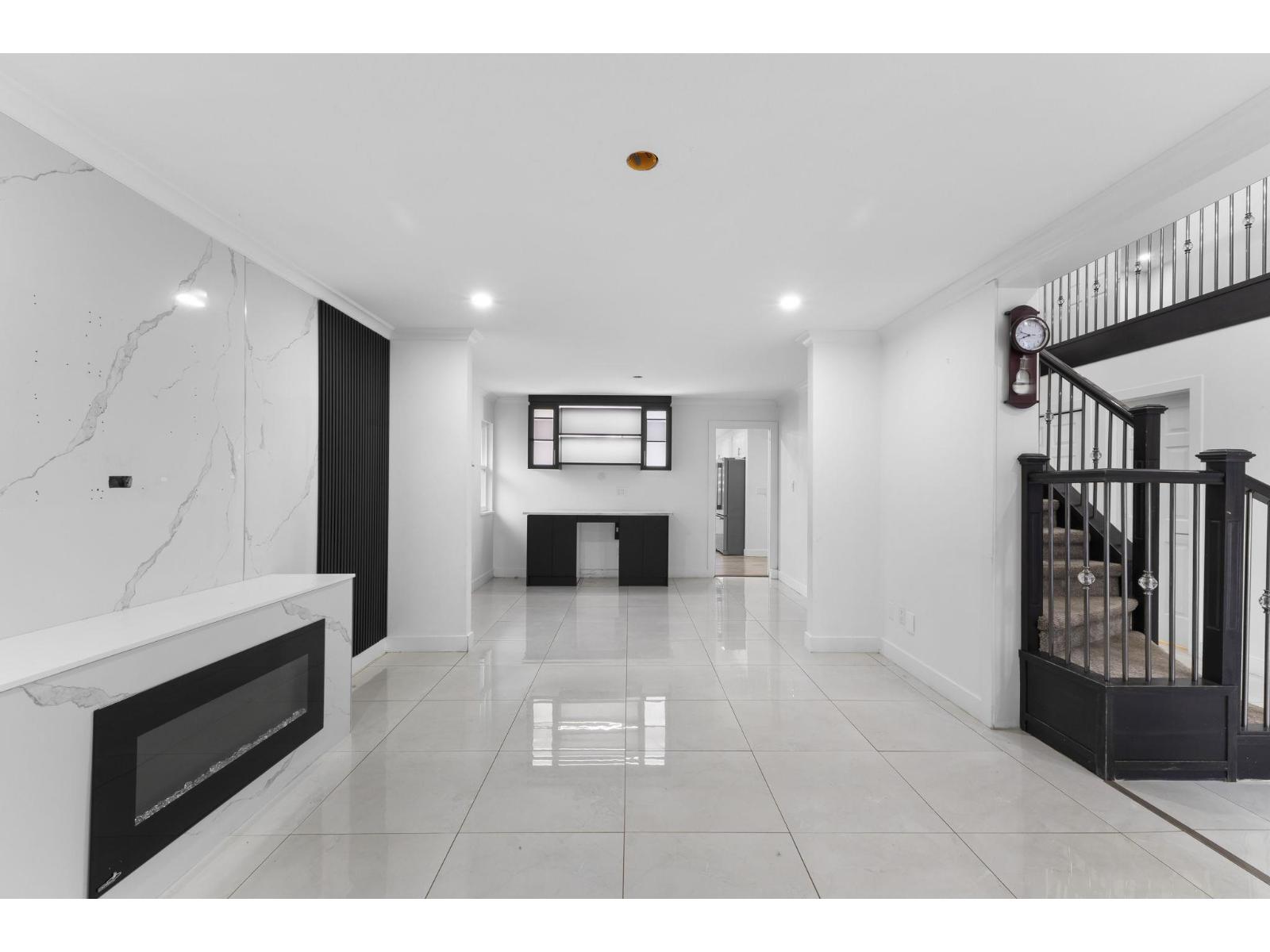 6138 134a Street, Surrey, British Columbia  V3X 1L9 - Photo 6 - R3039195