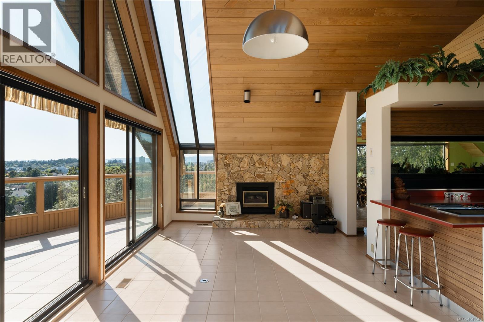 Property at 711 Robleda Cres image 1