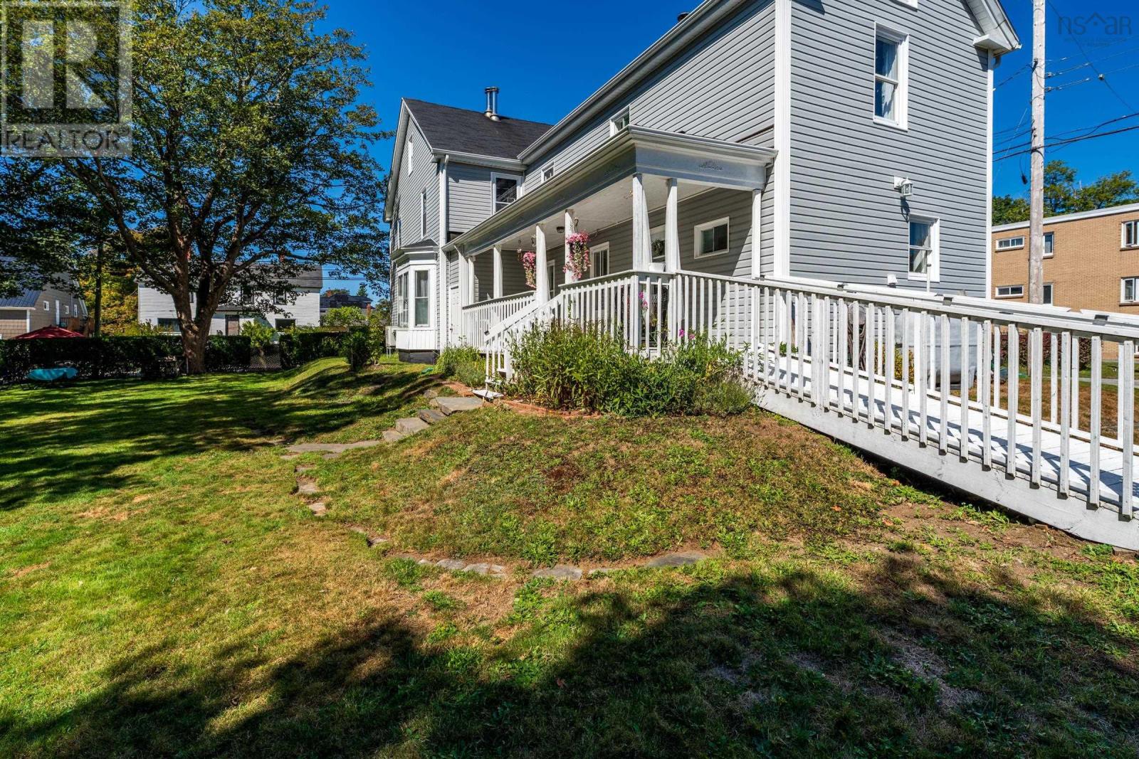 15 Brunswick Street, Yarmouth, Nova Scotia  B5A 2E2 - Photo 5 - 202523340