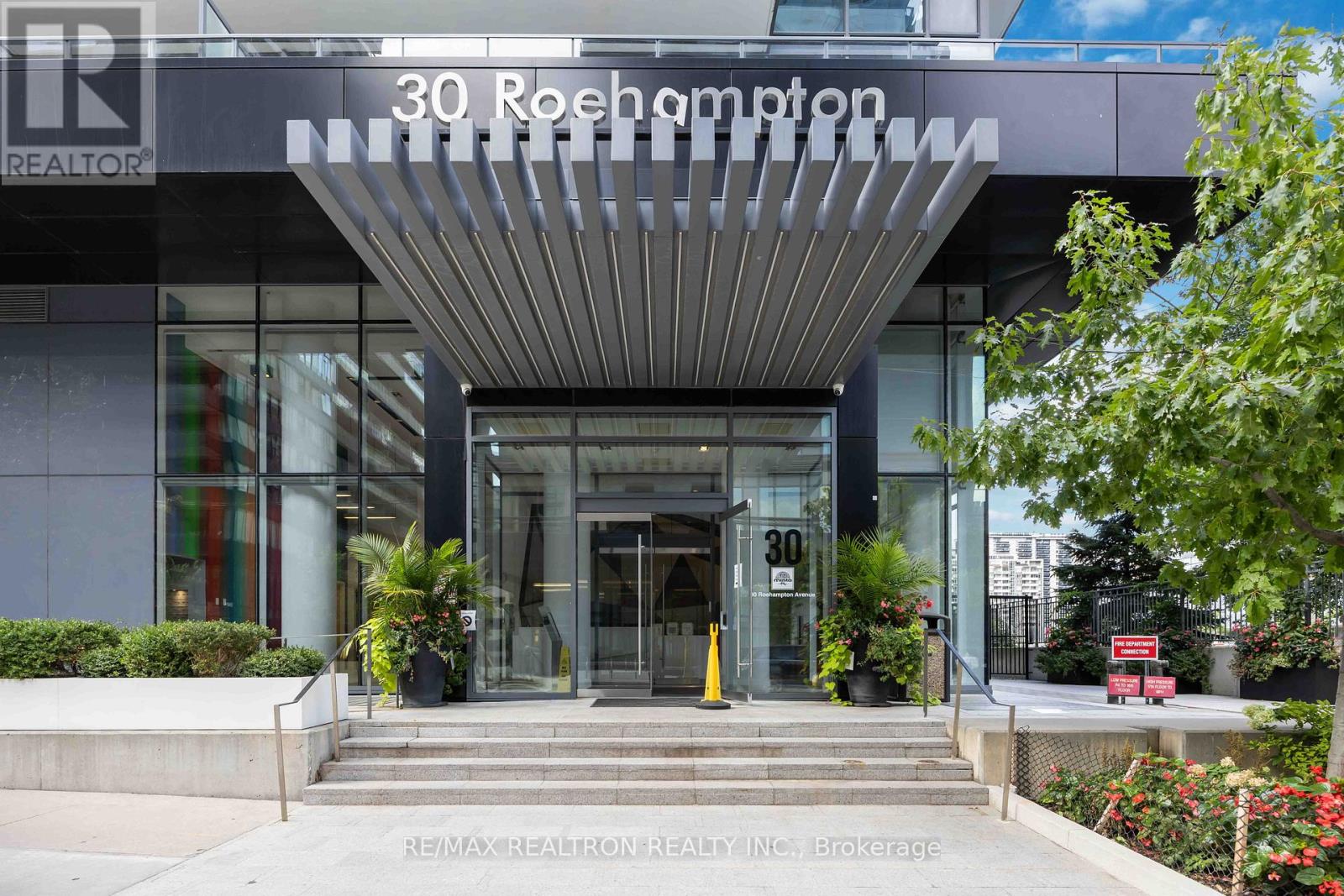 1501 - 30 Roehampton Avenue, Toronto, Ontario  M4P 0B9 - Photo 2 - C12404222