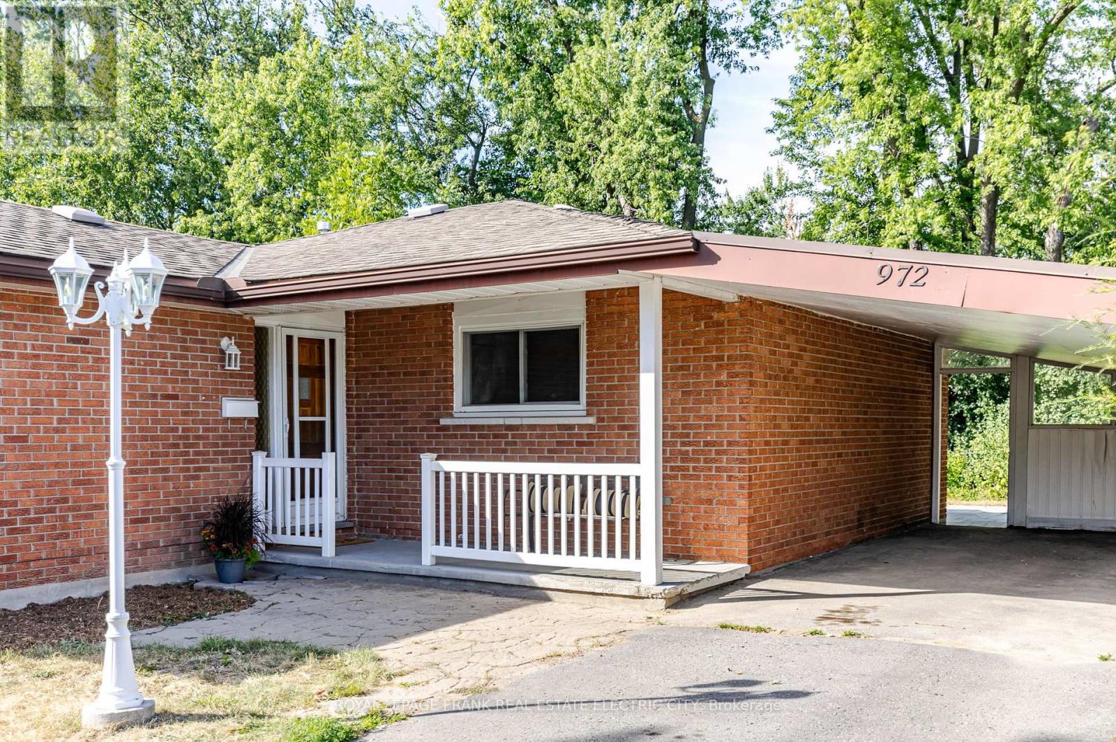 972 Southlawn Drive, Peterborough, Ontario  K9J 1G2 - Photo 3 - X12404302