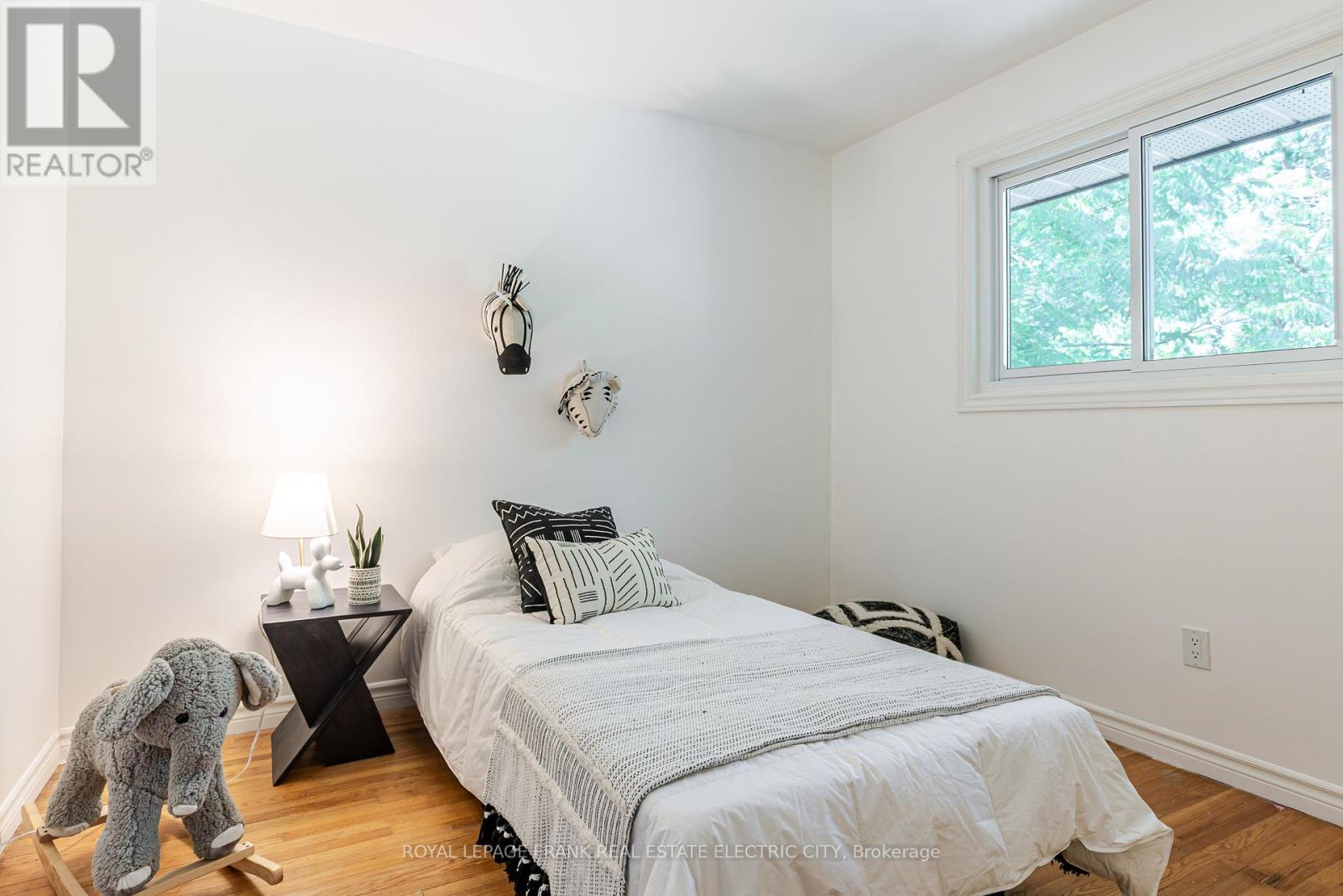 972 Southlawn Drive, Peterborough, Ontario  K9J 1G2 - Photo 30 - X12404302