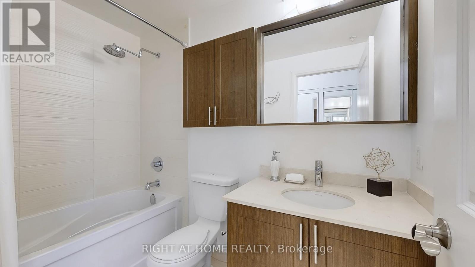 Ph16 - 95 North Park Road, Vaughan (Beverley Glen), Ontario  L4J 0J1 - Photo 17 - N12403088
