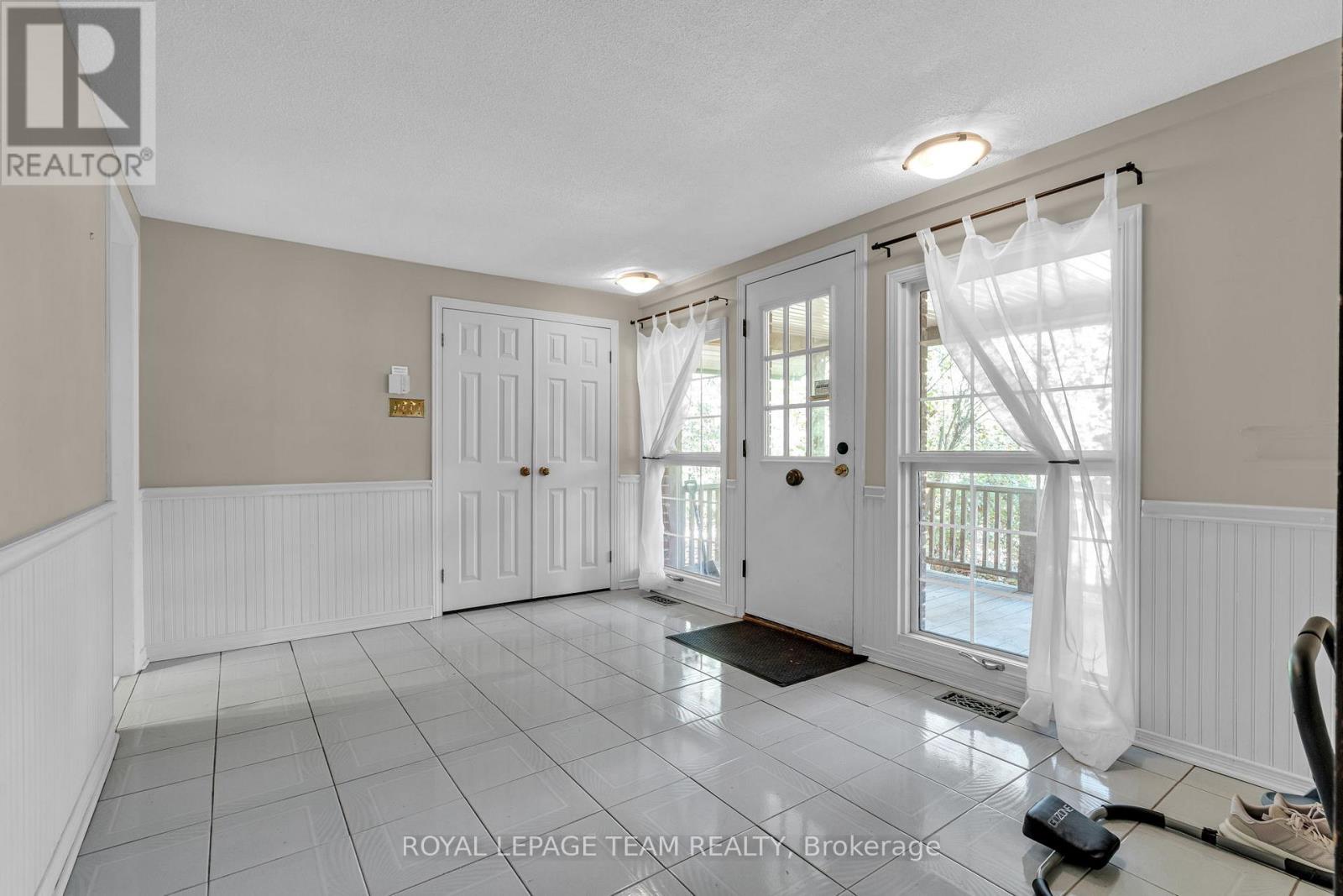2322 Summerside Drive, Ottawa, Ontario  K4M 1B4 - Photo 8 - X12404261