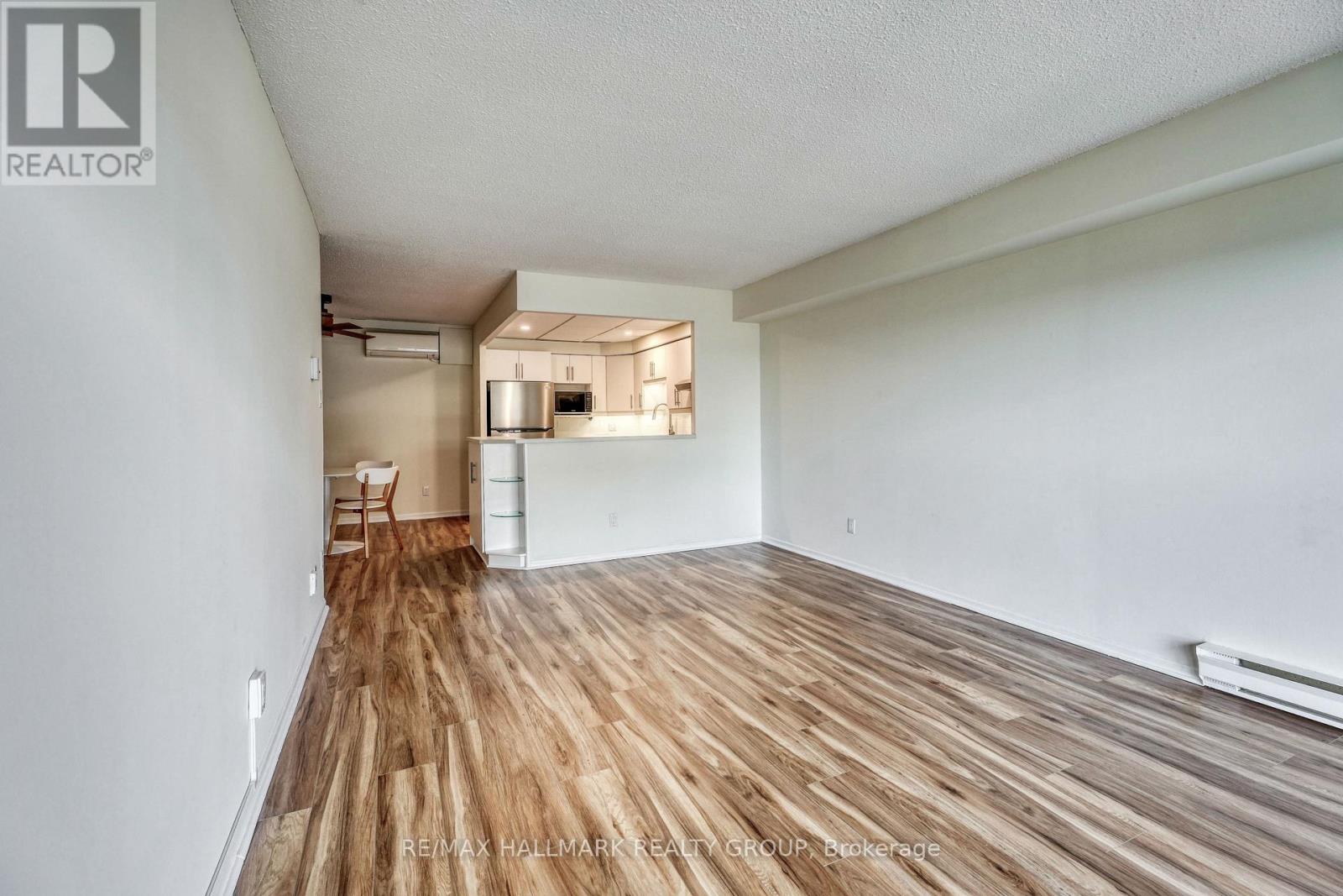 1705 - 158c Mcarthur Avenue, Ottawa, Ontario  K1L 8E7 - Photo 13 - X12404287
