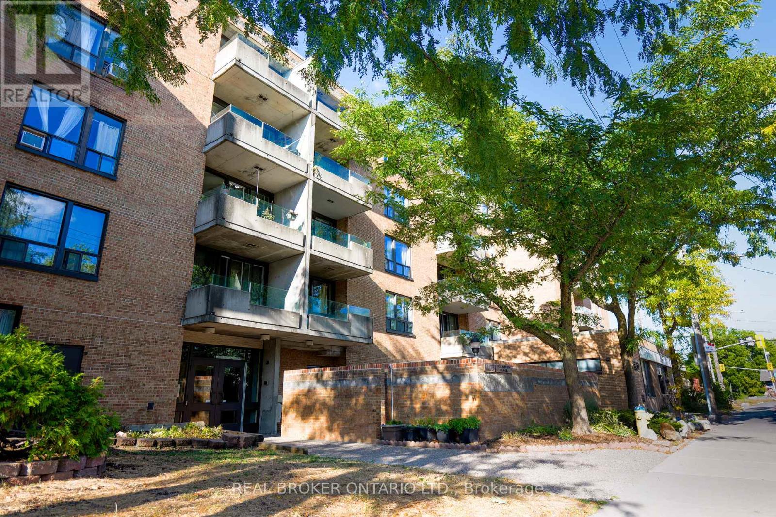 312 - 1177 Belanger Avenue, Ottawa, Ontario  K1H 8N7 - Photo 2 - X12404293