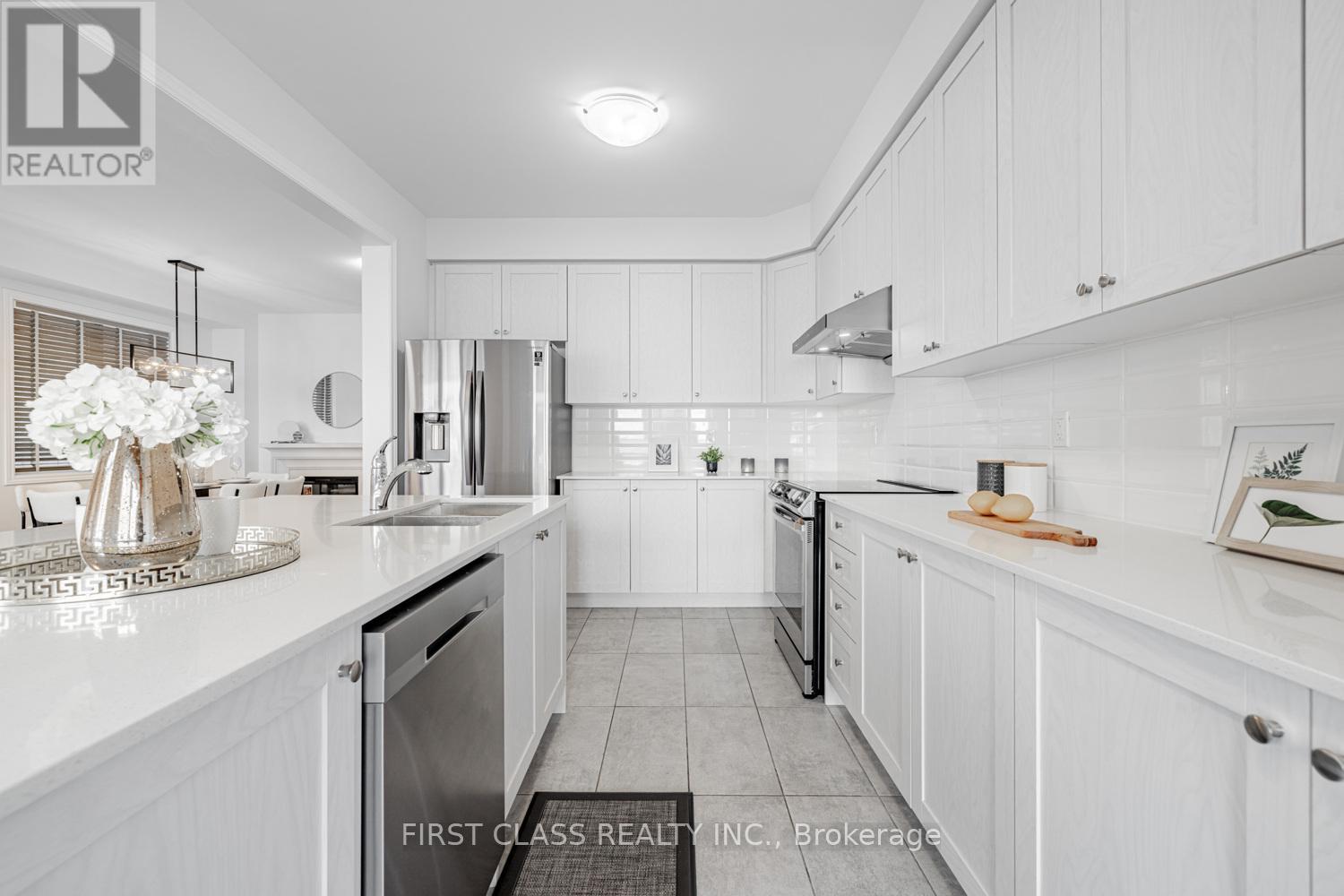 38 Hewison Avenue, Richmond Hill, Ontario  L4S 0J1 - Photo 17 - N12403726
