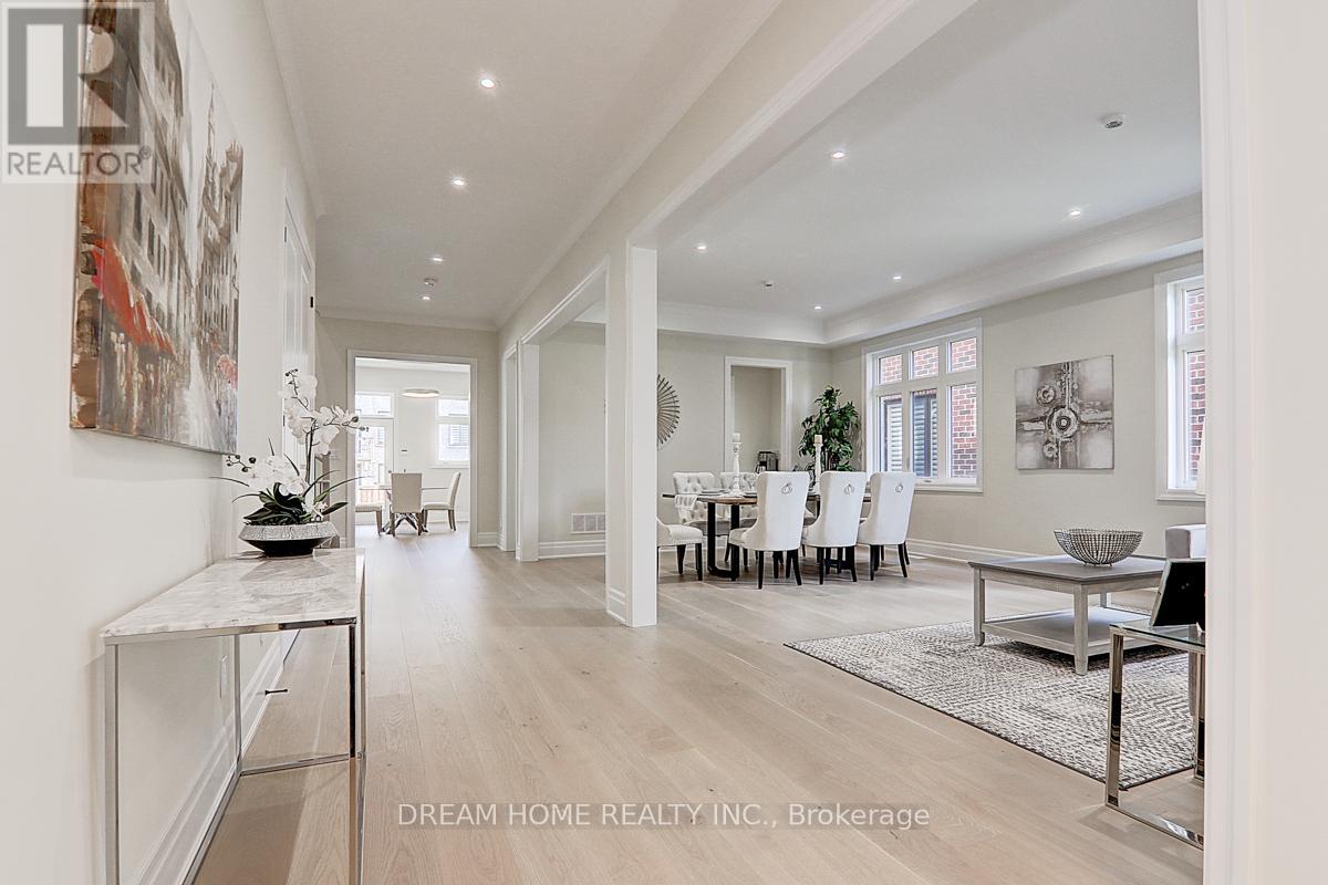 459 Via Romano Boulevard, Vaughan (Patterson), Ontario  L6A 5A5 - Photo 10 - N12404177