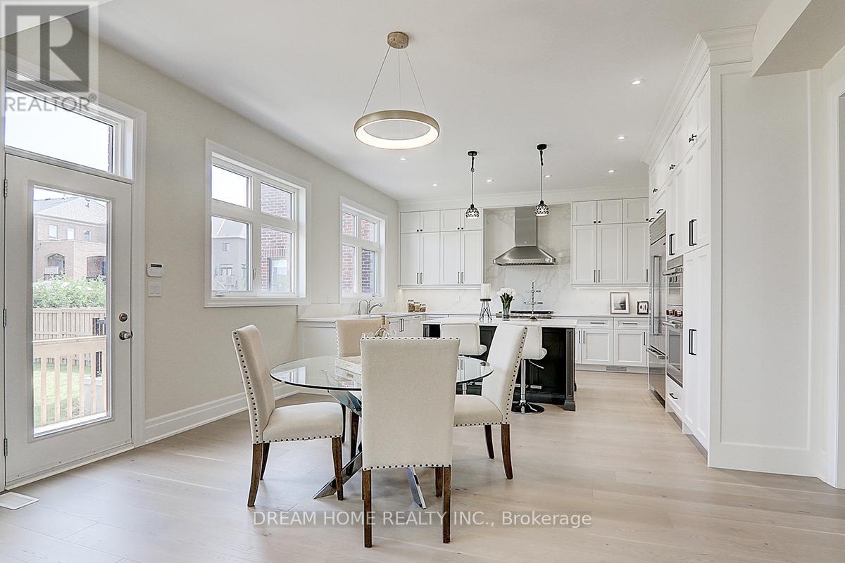 459 Via Romano Boulevard, Vaughan (Patterson), Ontario  L6A 5A5 - Photo 8 - N12404177