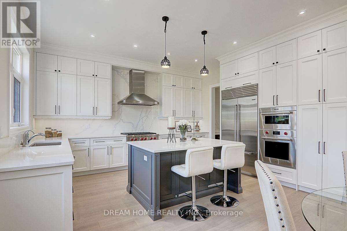 459 Via Romano Boulevard, Vaughan (Patterson), Ontario  L6A 5A5 - Photo 9 - N12404177