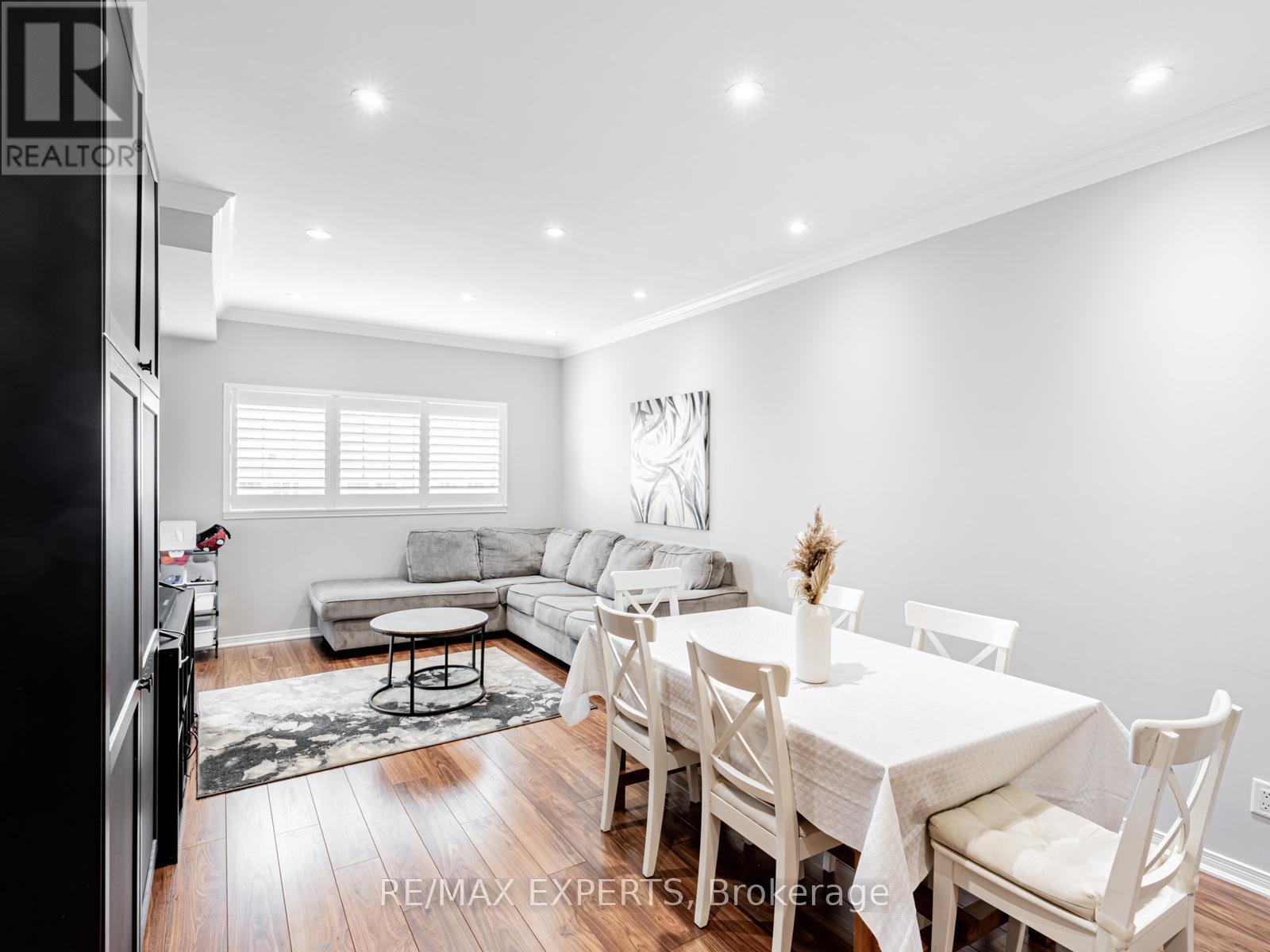 310 - 9451 Jane Street, Vaughan (Maple), Ontario  L6A 4J1 - Photo 11 - N12404243