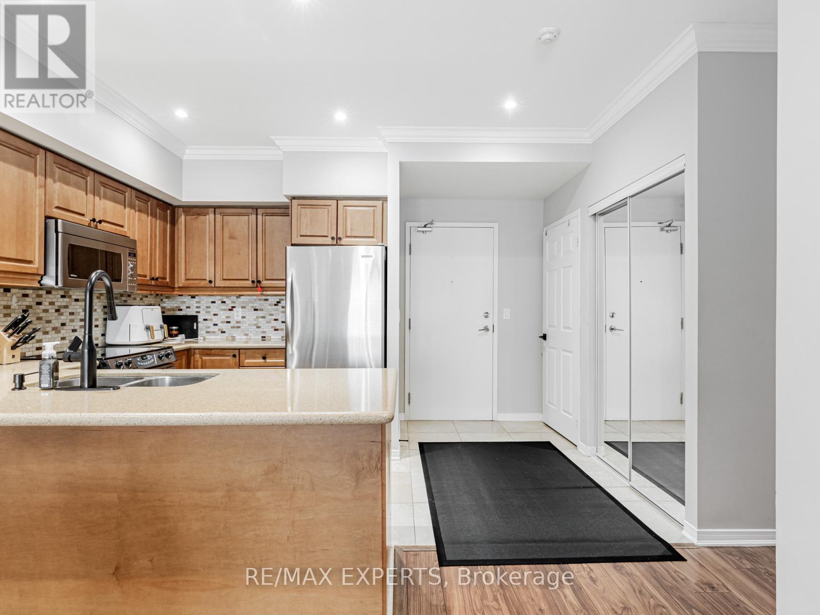 310 - 9451 Jane Street, Vaughan (Maple), Ontario  L6A 4J1 - Photo 13 - N12404243