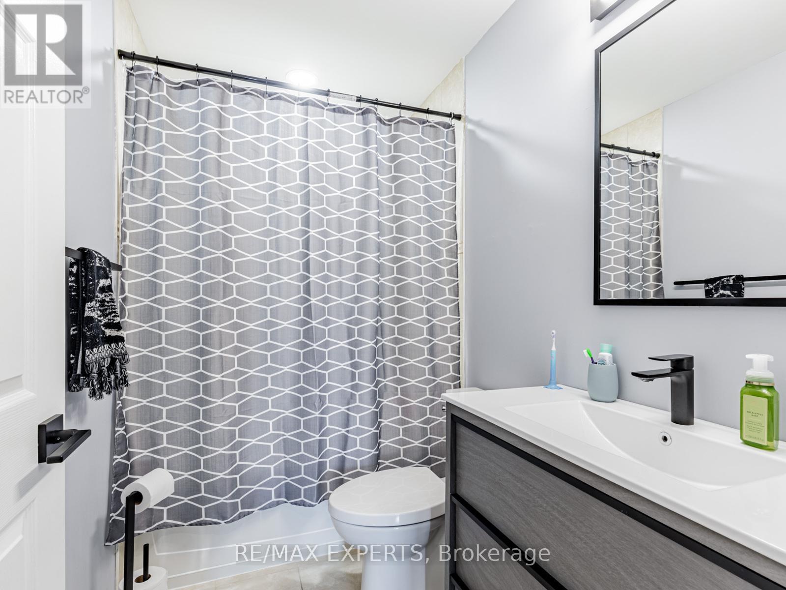 310 - 9451 Jane Street, Vaughan (Maple), Ontario  L6A 4J1 - Photo 17 - N12404243