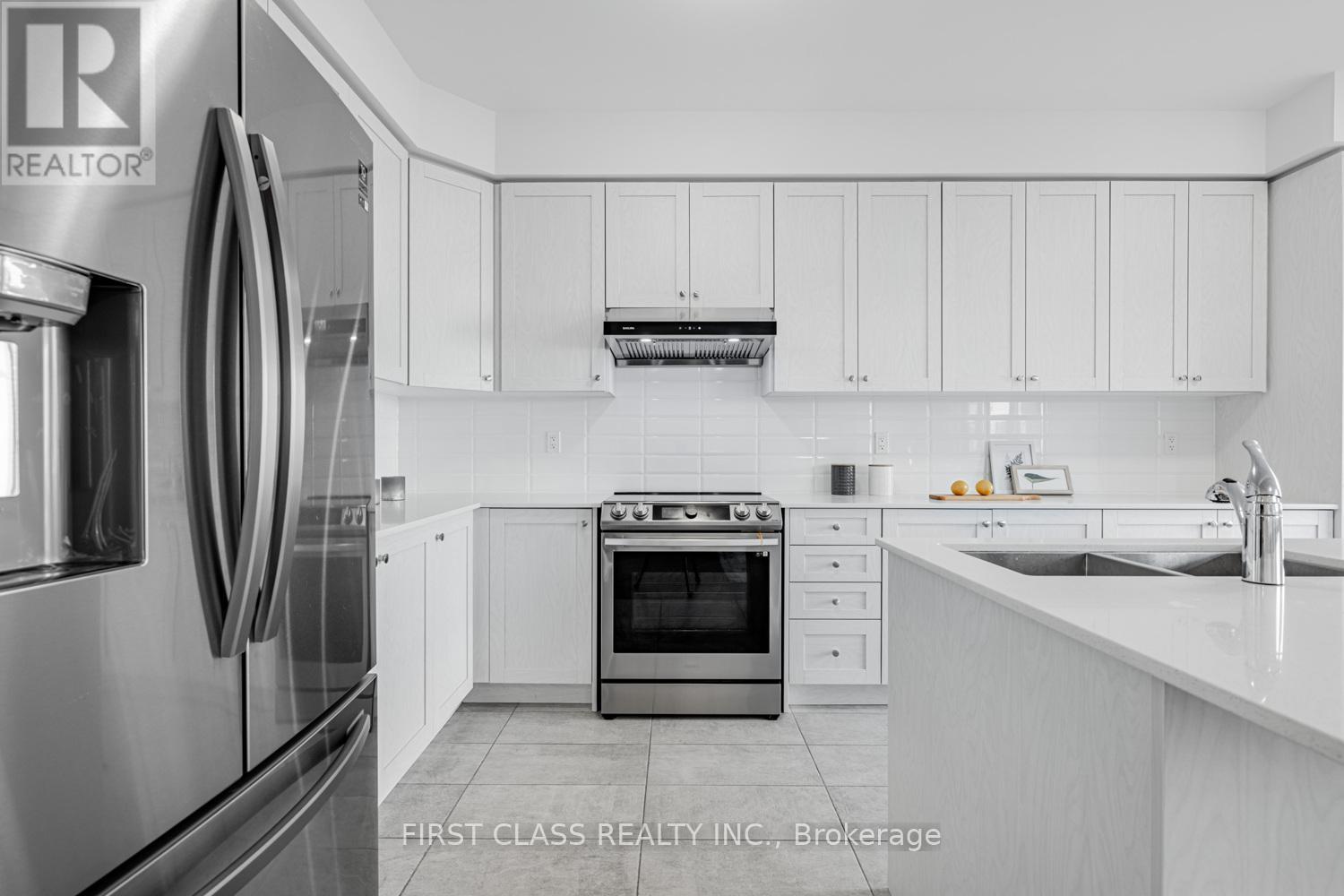 38 Hewison Avenue, Richmond Hill, Ontario  L4S 0J1 - Photo 19 - N12403726