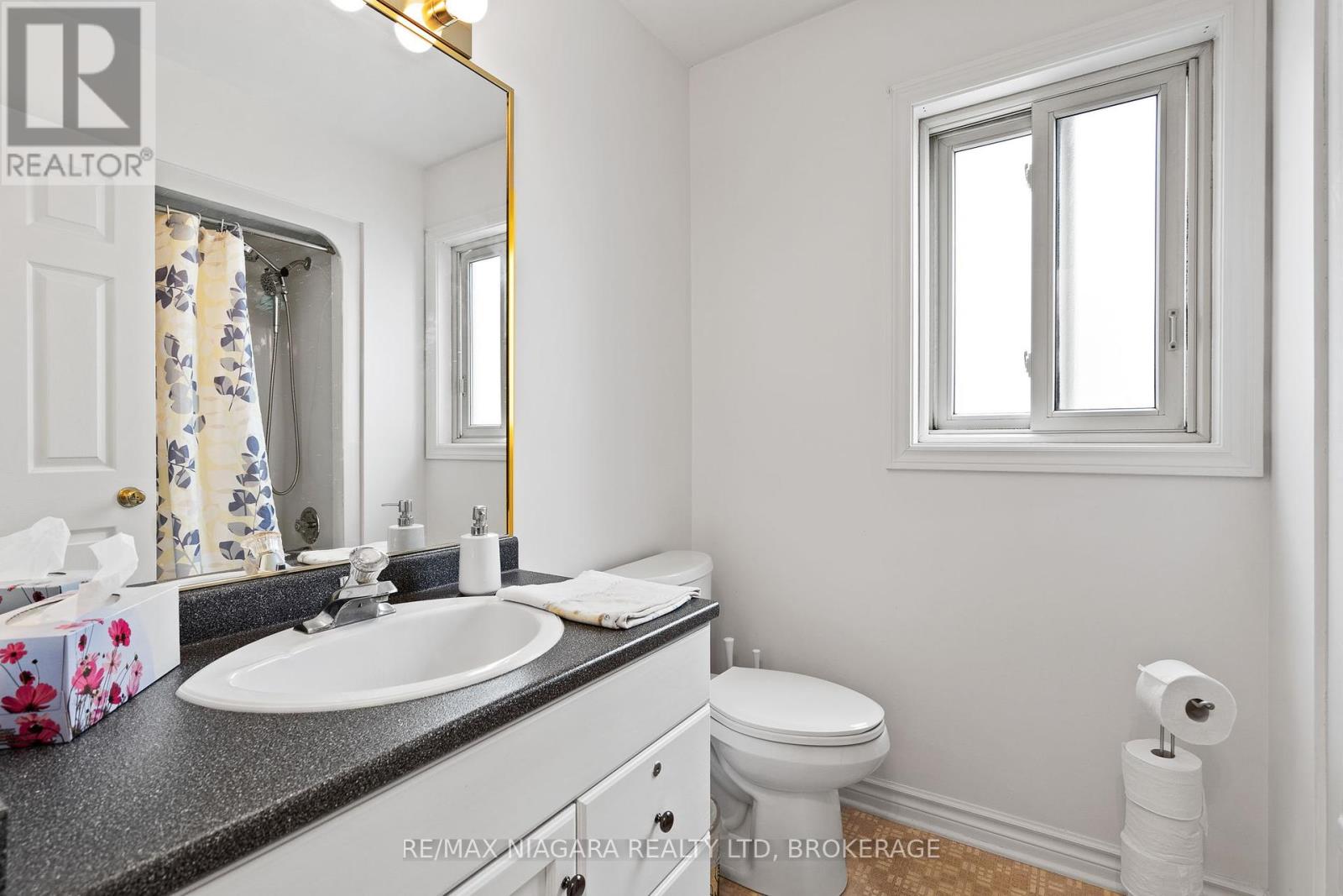 11 Terrama Court, St. Catharines, Ontario  L2S 3X1 - Photo 18 - X12404318