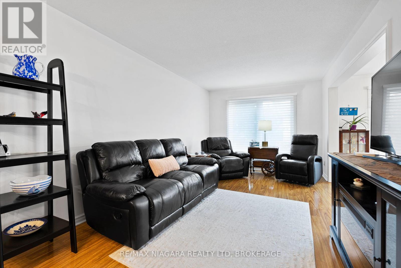 11 Terrama Court, St. Catharines, Ontario  L2S 3X1 - Photo 6 - X12404318