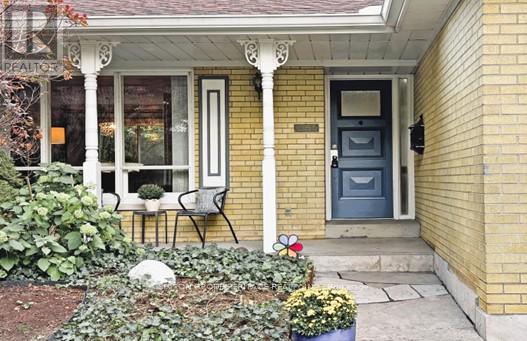 17 Brenham Crescent, Toronto, Ontario  M2M 2K9 - Photo 2 - C12396401