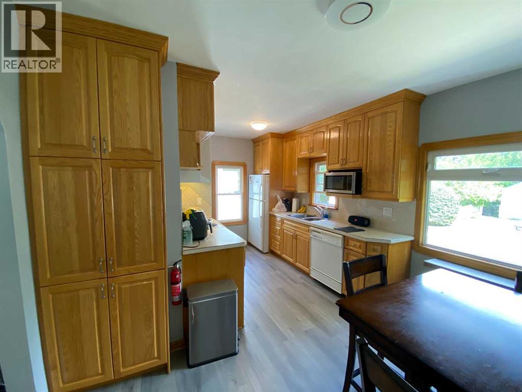 518 4 Avenue W, Brooks, Alberta  T1R 0B3 - Photo 8 - A2227143