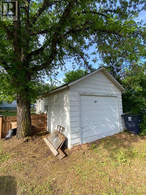 518 4 Avenue W, Brooks, Alberta  T1R 0B3 - Photo 36 - A2227143
