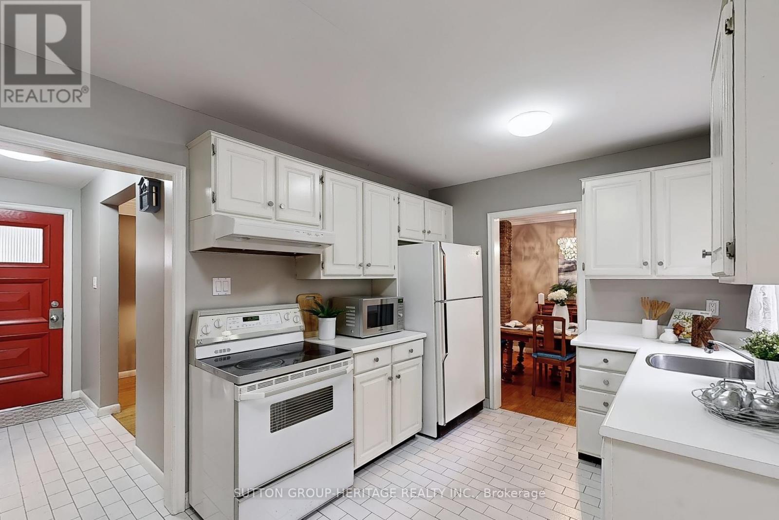 17 Brenham Crescent, Toronto, Ontario  M2M 2K9 - Photo 10 - C12396401