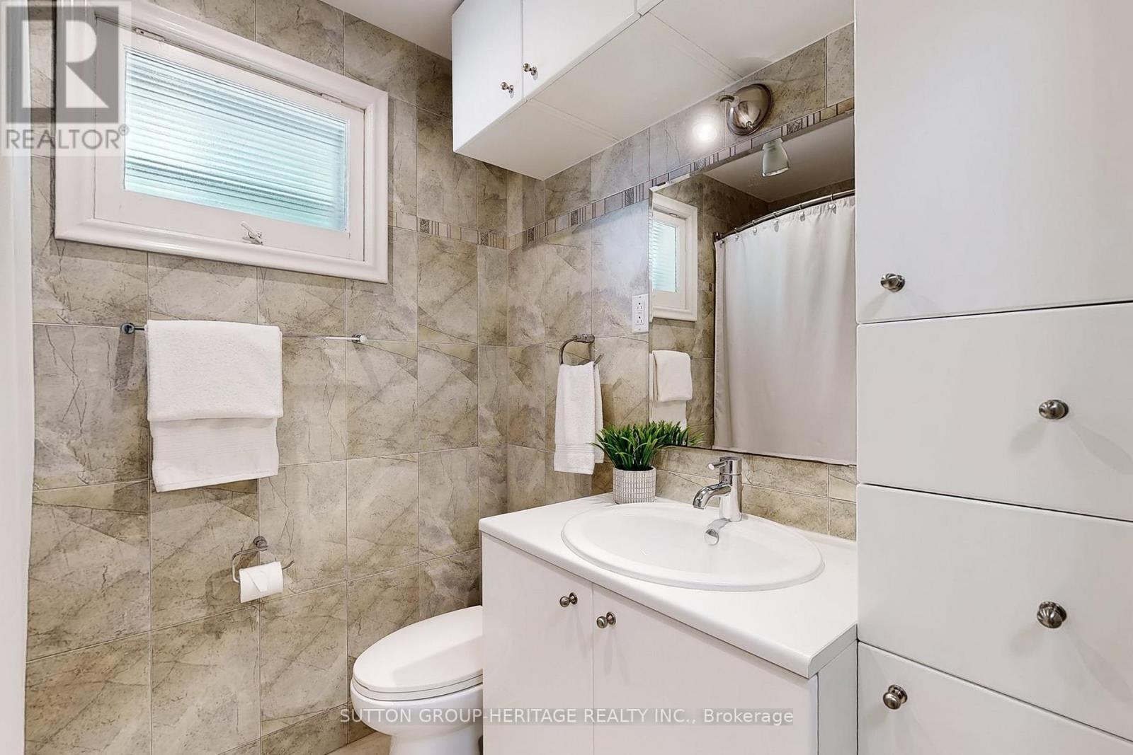 17 Brenham Crescent, Toronto, Ontario  M2M 2K9 - Photo 23 - C12396401
