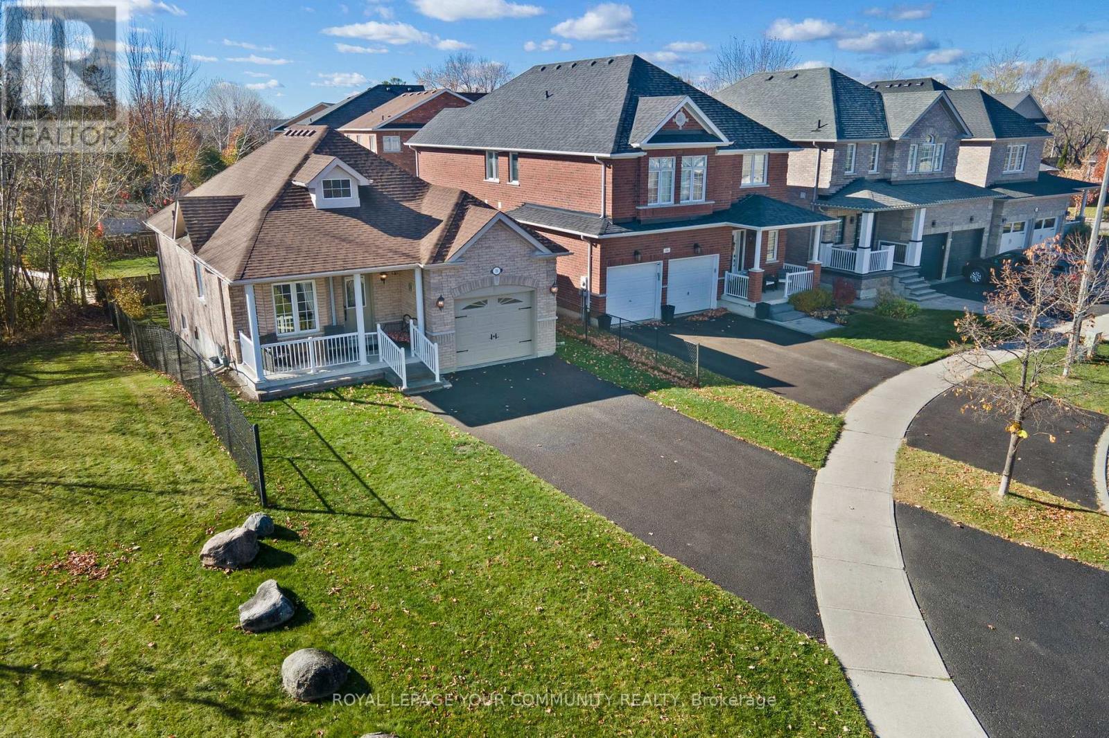 Property at 18 GLENDOWER CRESCENT image 3