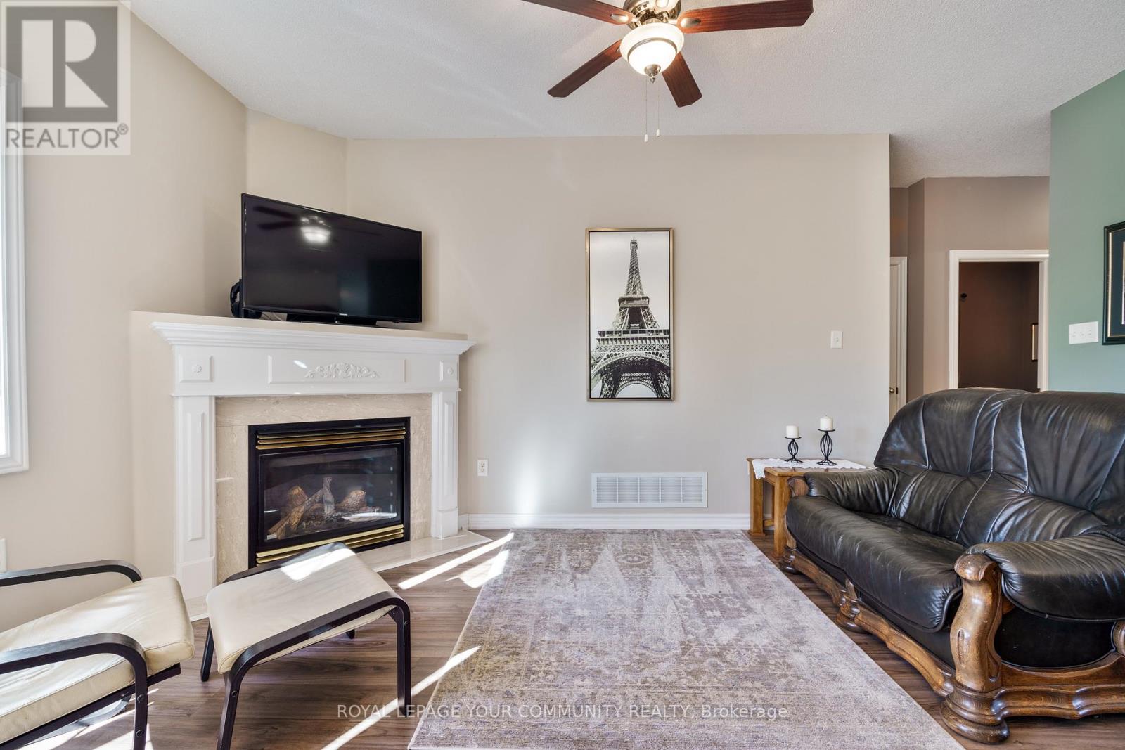 18 Glendower Crescent, Georgina, Ontario  L4P 0A5 - Photo 16 - N12390908