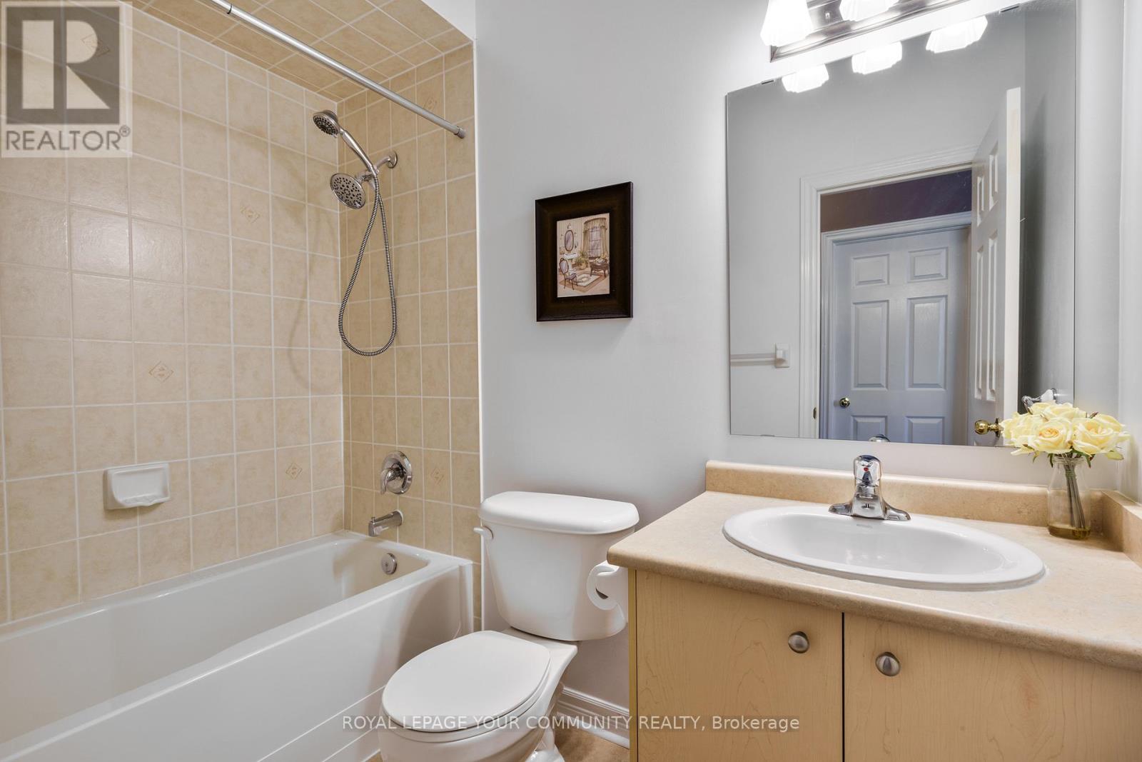 18 Glendower Crescent, Georgina, Ontario  L4P 0A5 - Photo 24 - N12390908
