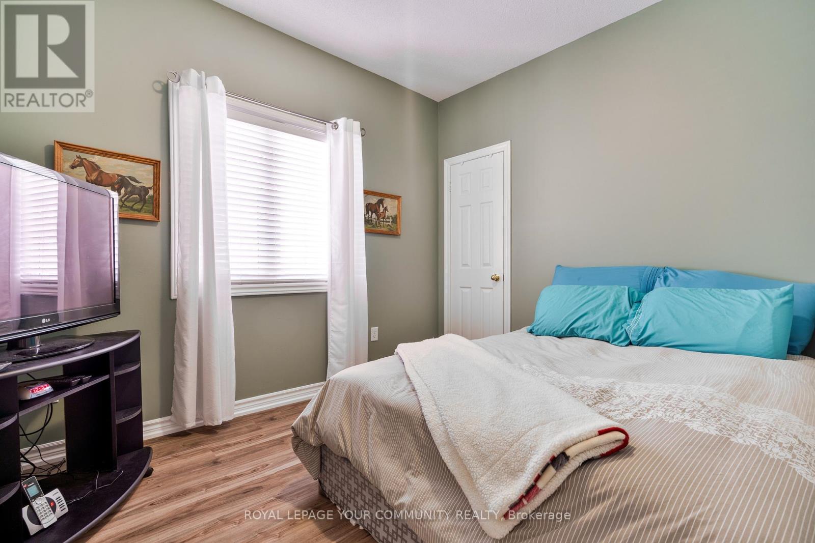 18 Glendower Crescent, Georgina, Ontario  L4P 0A5 - Photo 22 - N12390908
