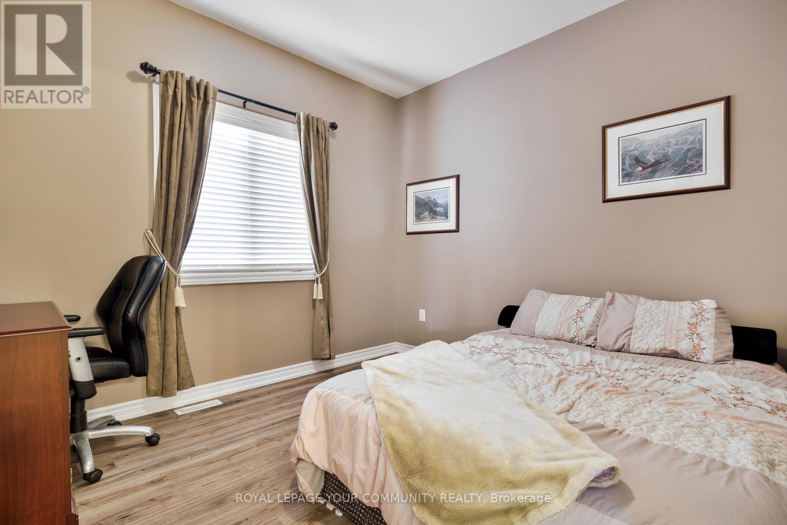 18 Glendower Crescent, Georgina, Ontario  L4P 0A5 - Photo 23 - N12390908