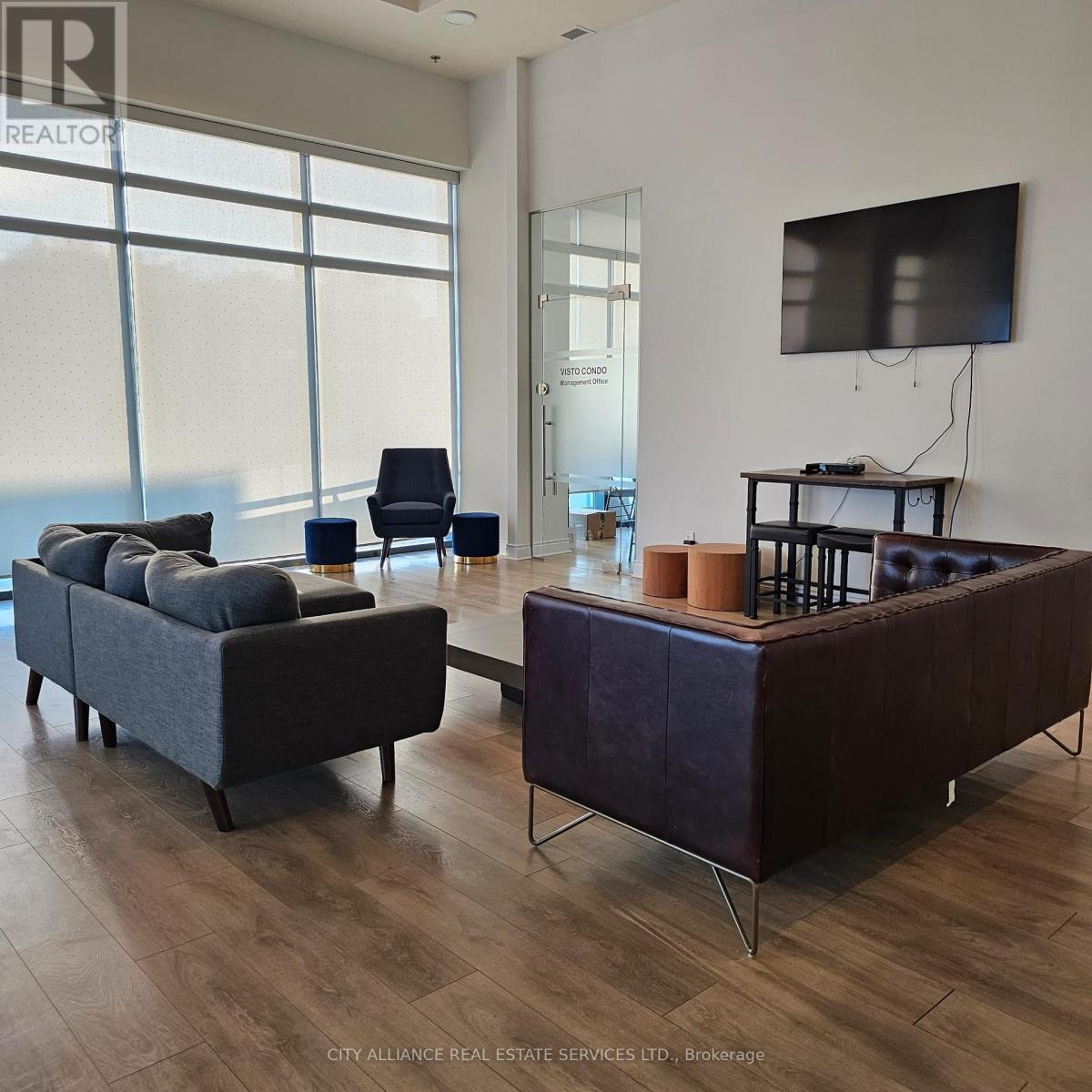 512 - 2522 Keele Street, Toronto, Ontario  M6L 2N8 - Photo 2 - W12404123