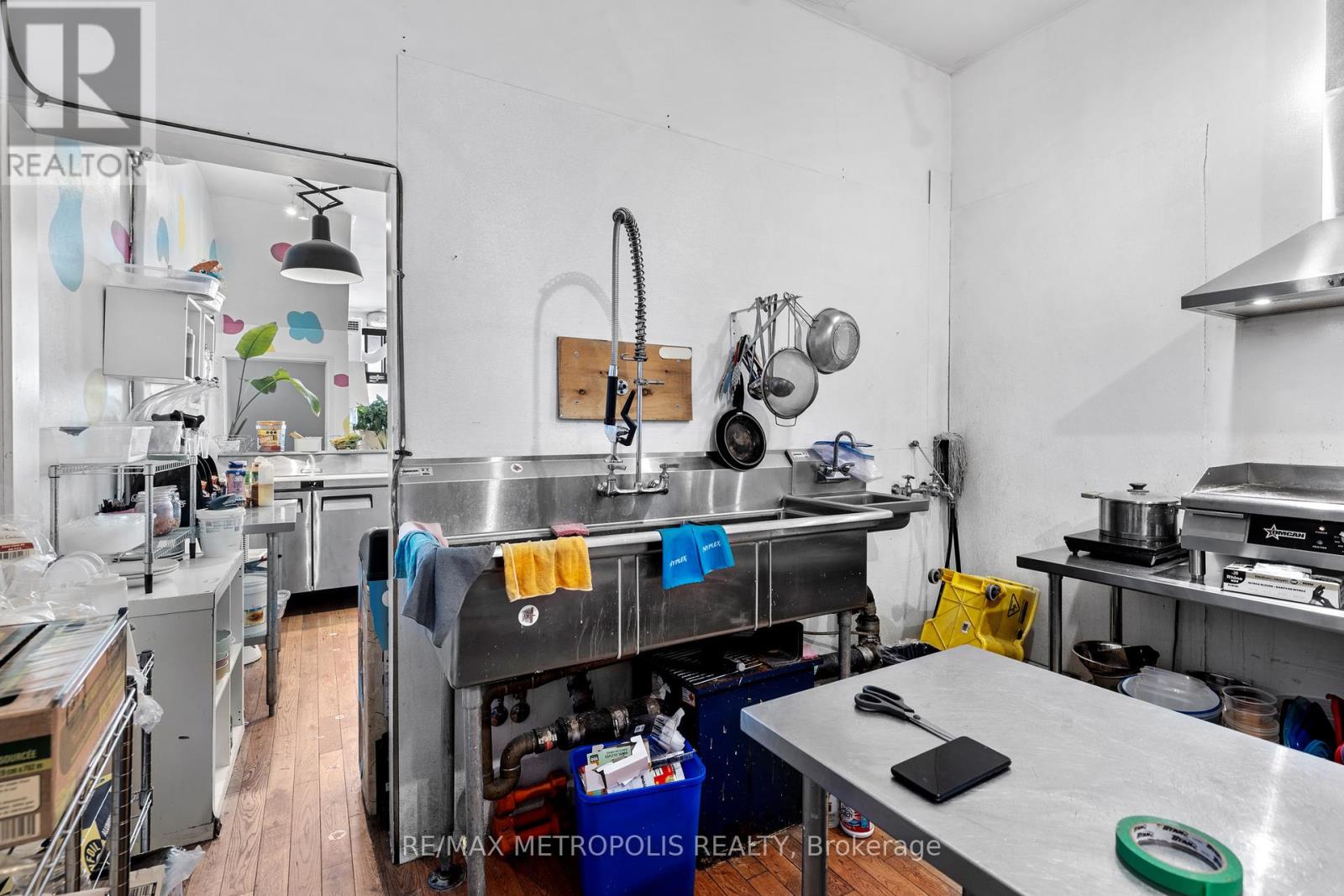 478 Roncesvalles Avenue, Toronto, Ontario  M6R 2N5 - Photo 23 - W12404148