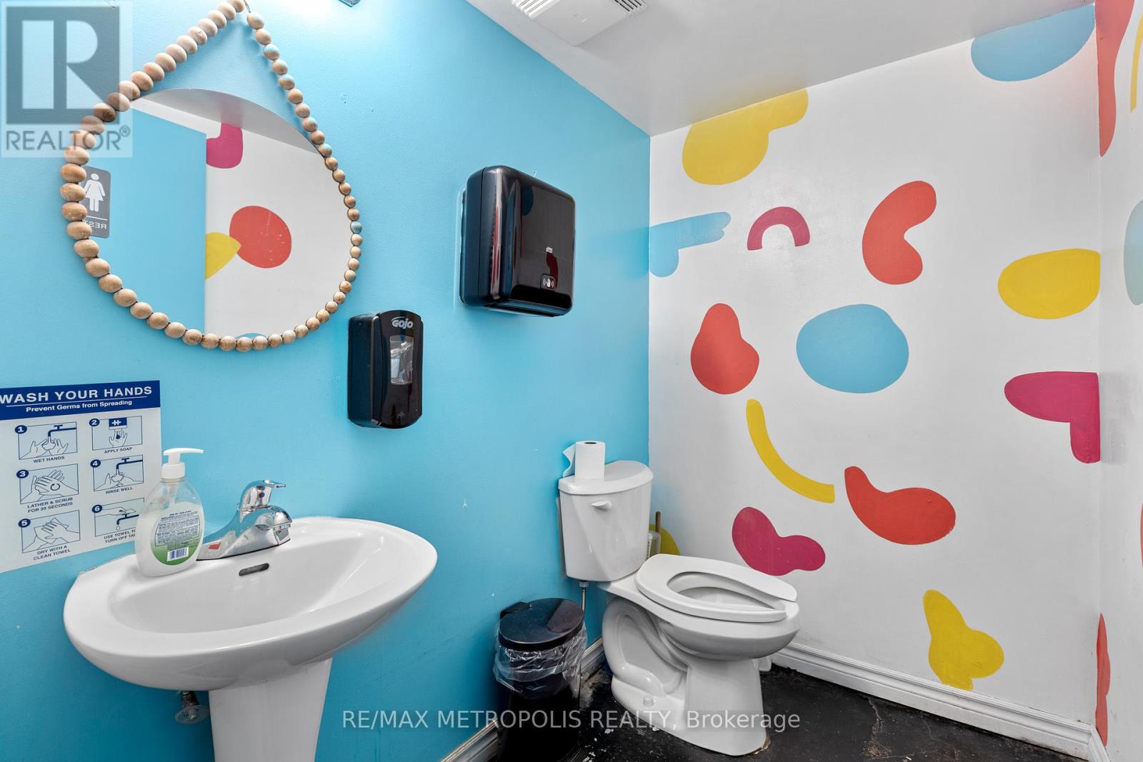 478 Roncesvalles Avenue, Toronto, Ontario  M6R 2N5 - Photo 27 - W12404148