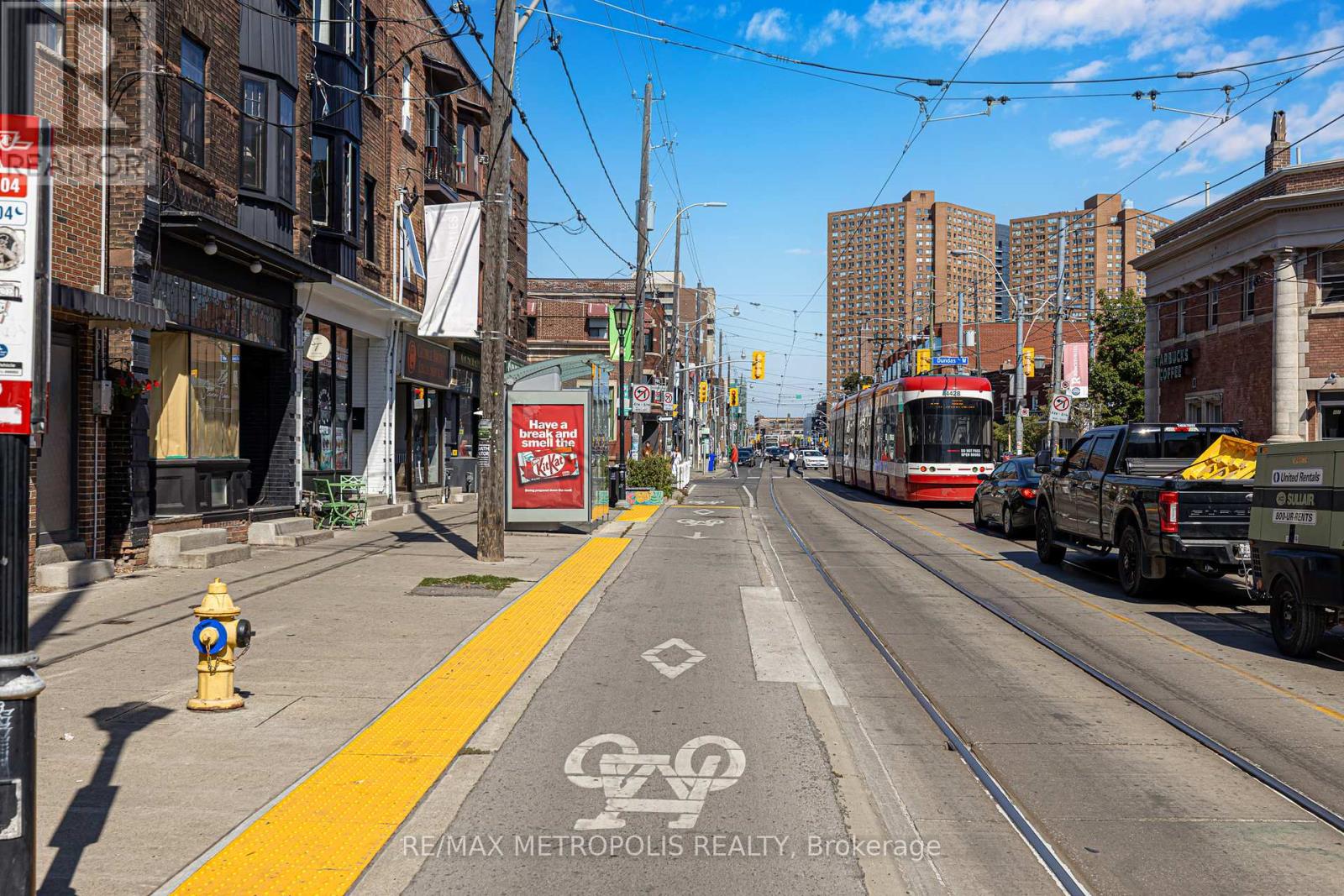 478 Roncesvalles Avenue, Toronto, Ontario  M6R 2N5 - Photo 3 - W12404148