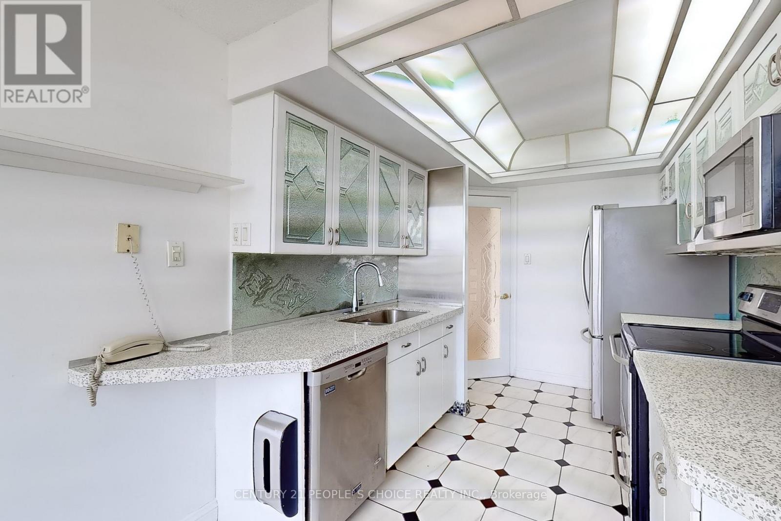 1910 - 24 Hanover Road, Brampton, Ontario  L6S 5K8 - Photo 14 - W12404196