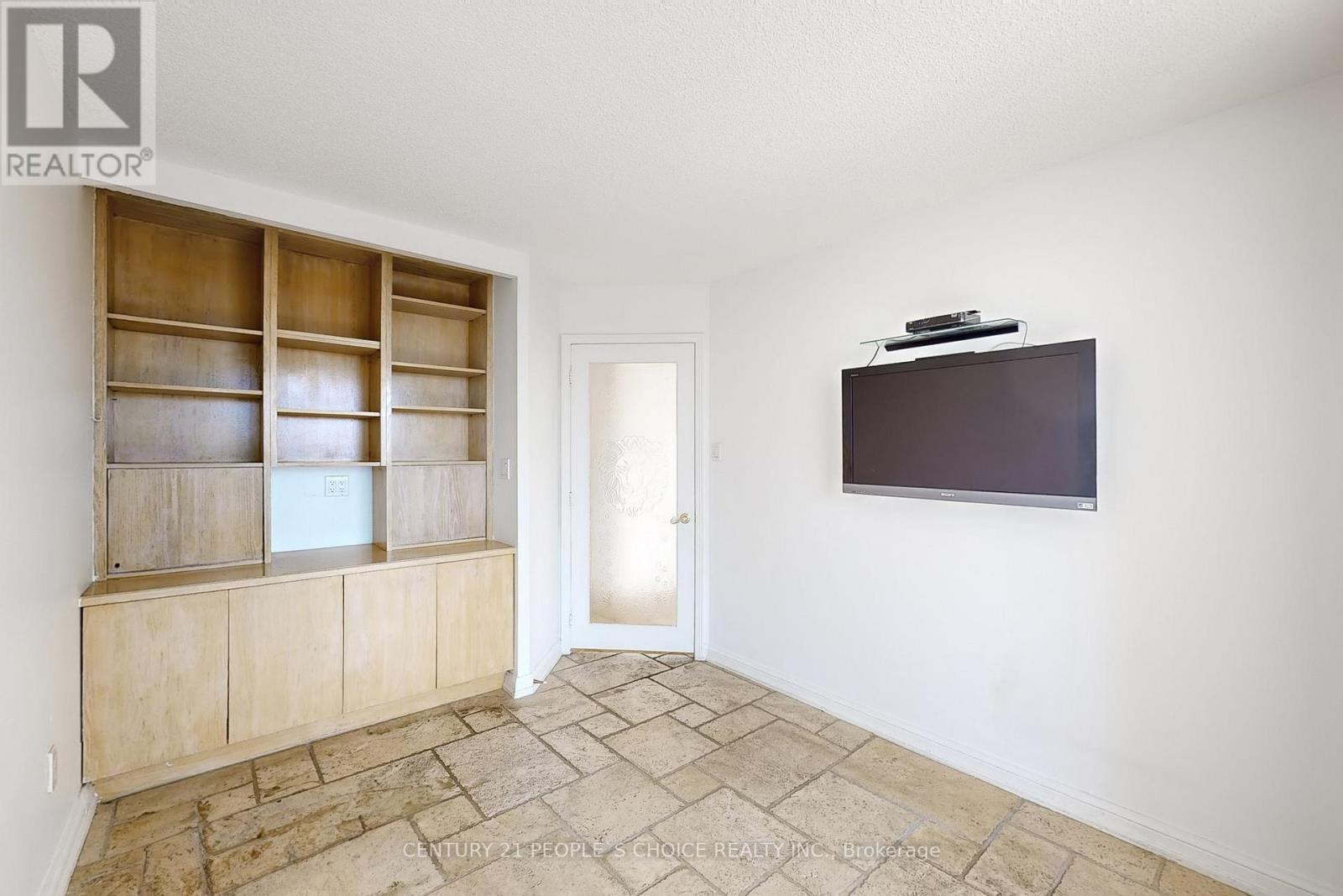 1910 - 24 Hanover Road, Brampton, Ontario  L6S 5K8 - Photo 17 - W12404196