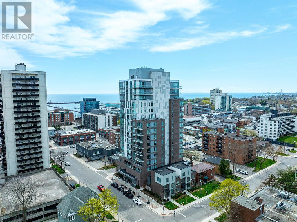 401 - 8 Ann Street, Mississauga (Port Credit), Ontario  L5G 3E6 - Photo 2 - W12404252