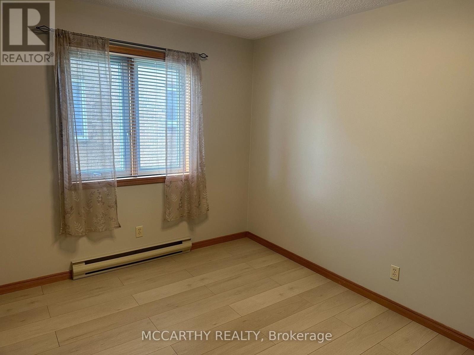 A - 217 Sarah Court, Shelburne, Ontario  L9V 2Z8 - Photo 5 - X12404102