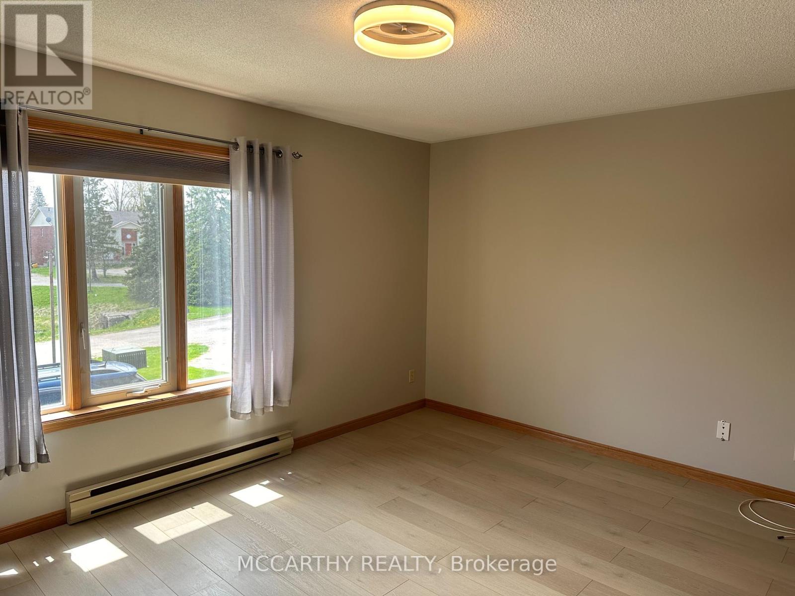 A - 217 Sarah Court, Shelburne, Ontario  L9V 2Z8 - Photo 6 - X12404102
