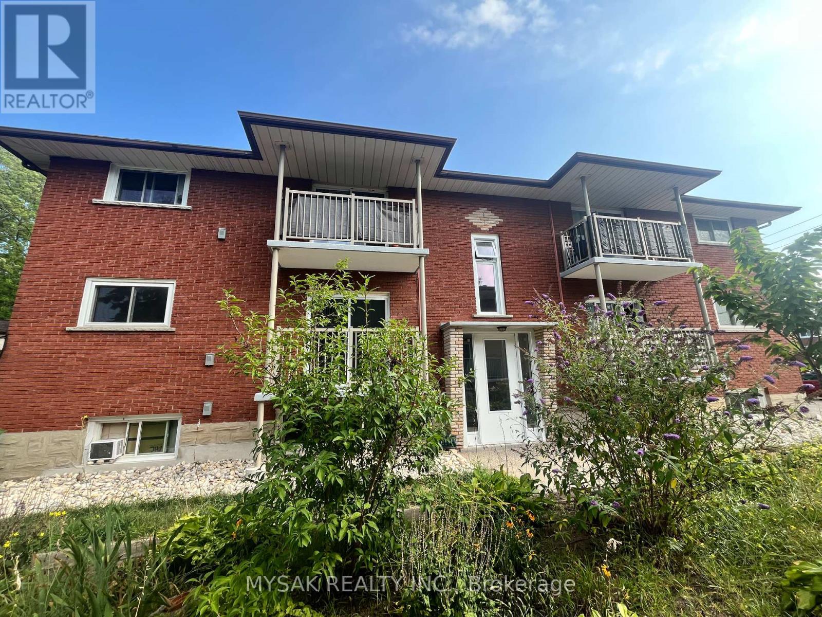 425 Lancaster Street W, Kitchener, Ontario  N2H 4V8 - Photo 1 - X12404109