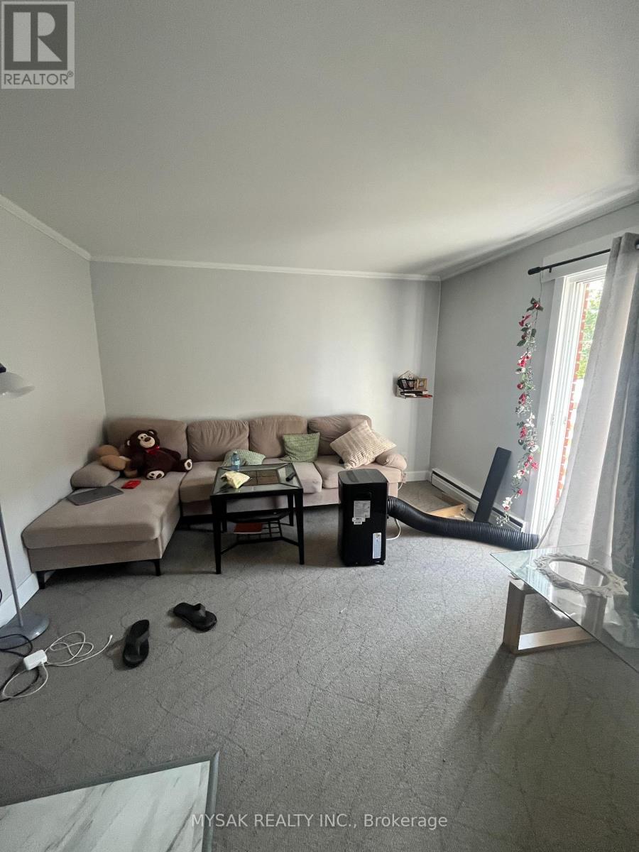 425 Lancaster Street W, Kitchener, Ontario  N2H 4V8 - Photo 8 - X12404109