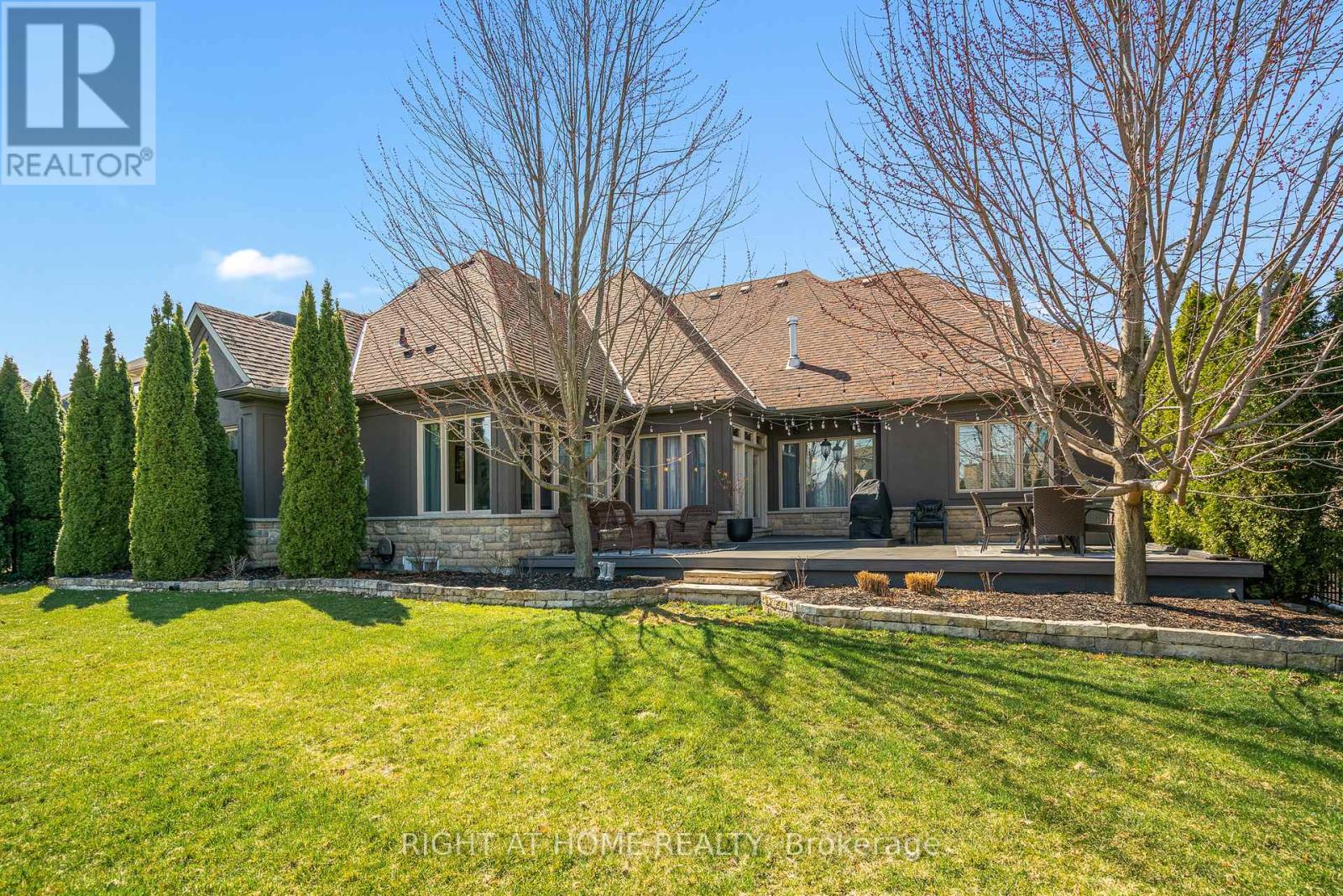 7 Sandalwood Crescent, Niagara-On-The-Lake (St. Davids), Ontario  L0S 1P0 - Photo 44 - X12404133