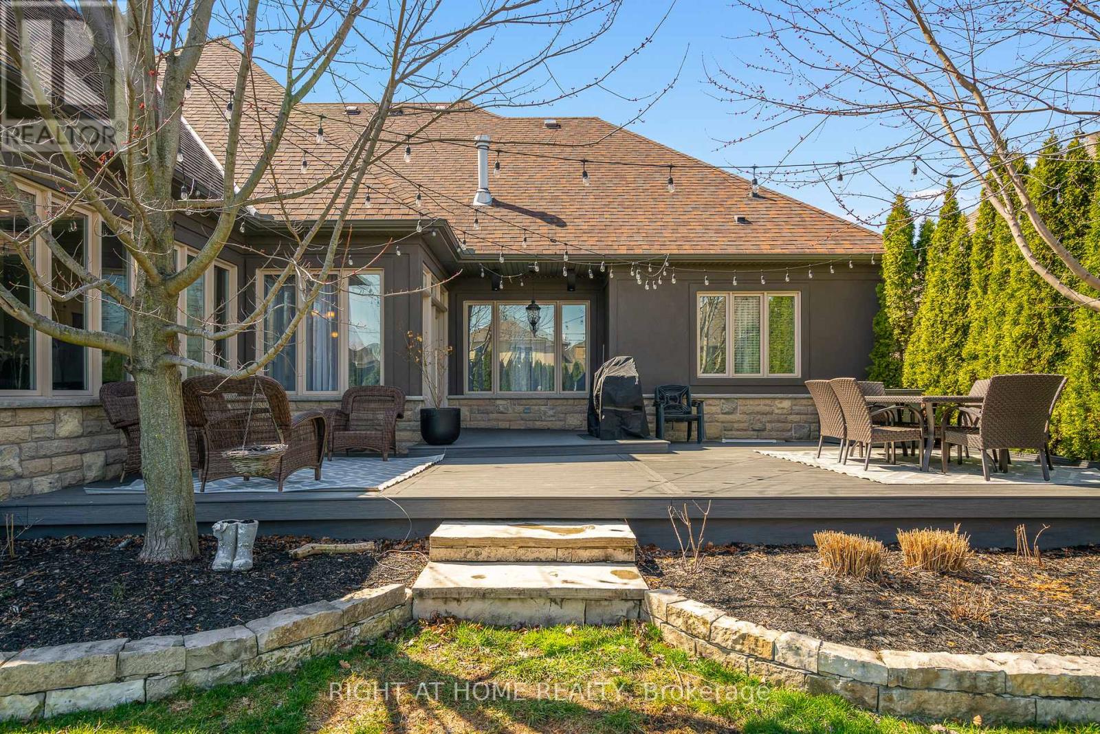 7 Sandalwood Crescent, Niagara-On-The-Lake (St. Davids), Ontario  L0S 1P0 - Photo 45 - X12404133